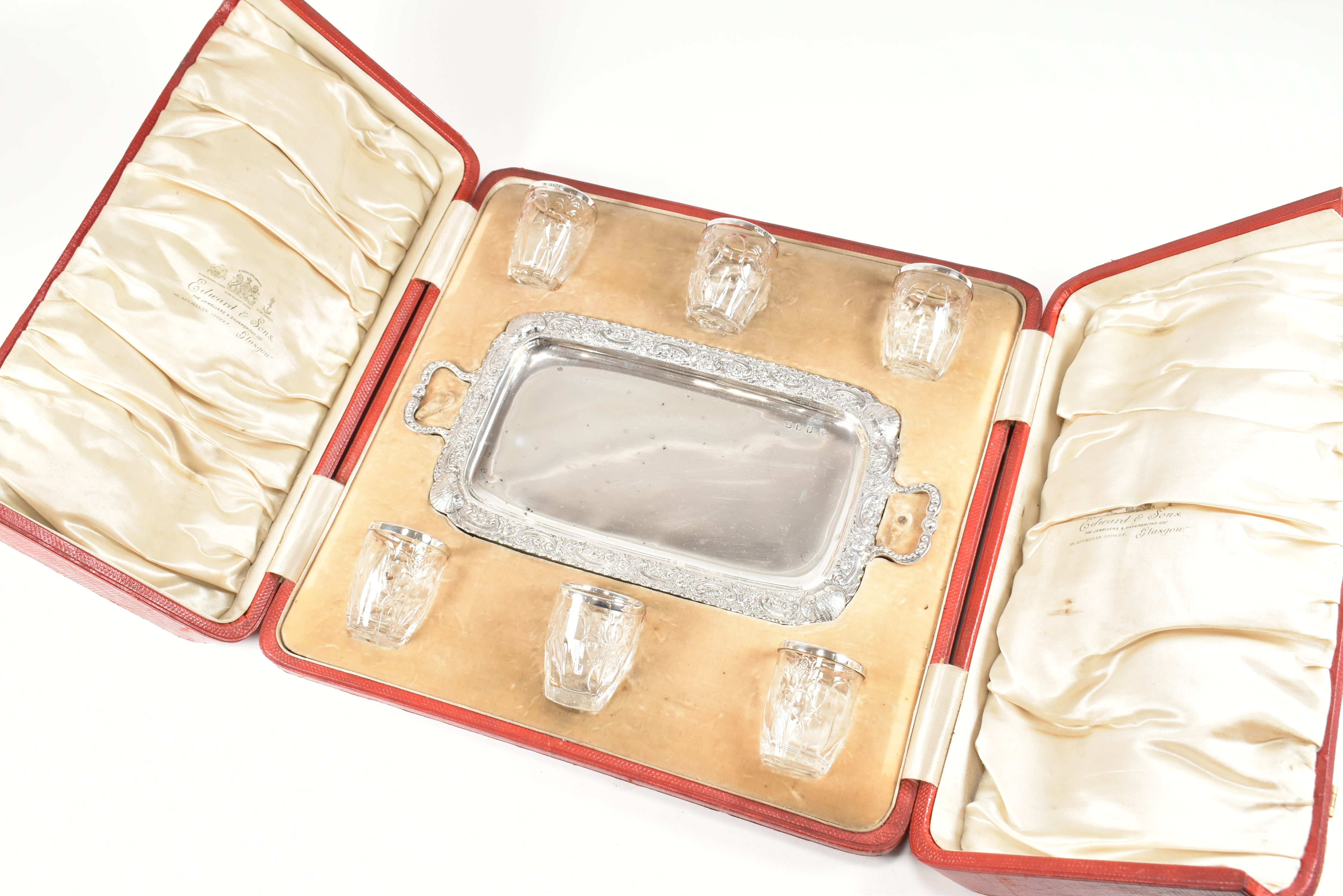 EDWARDIAN CASED SILVER MOUNTED TOT GLASS & TRAY SET - Image 7 of 15
