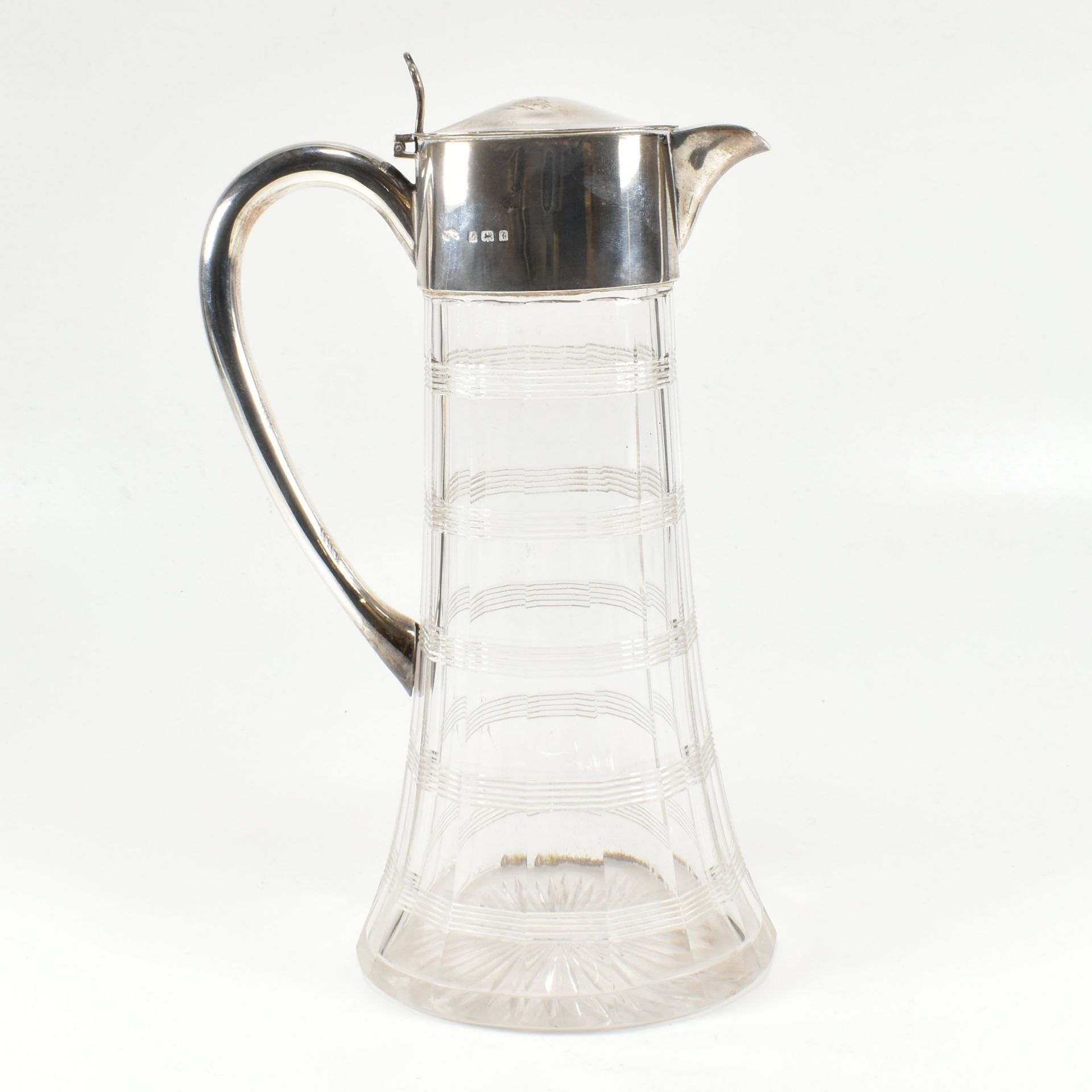 EDWARDIAN HALLMARKED SILVER MOUNTED CUT GLASS CLARET JUG - Image 4 of 7