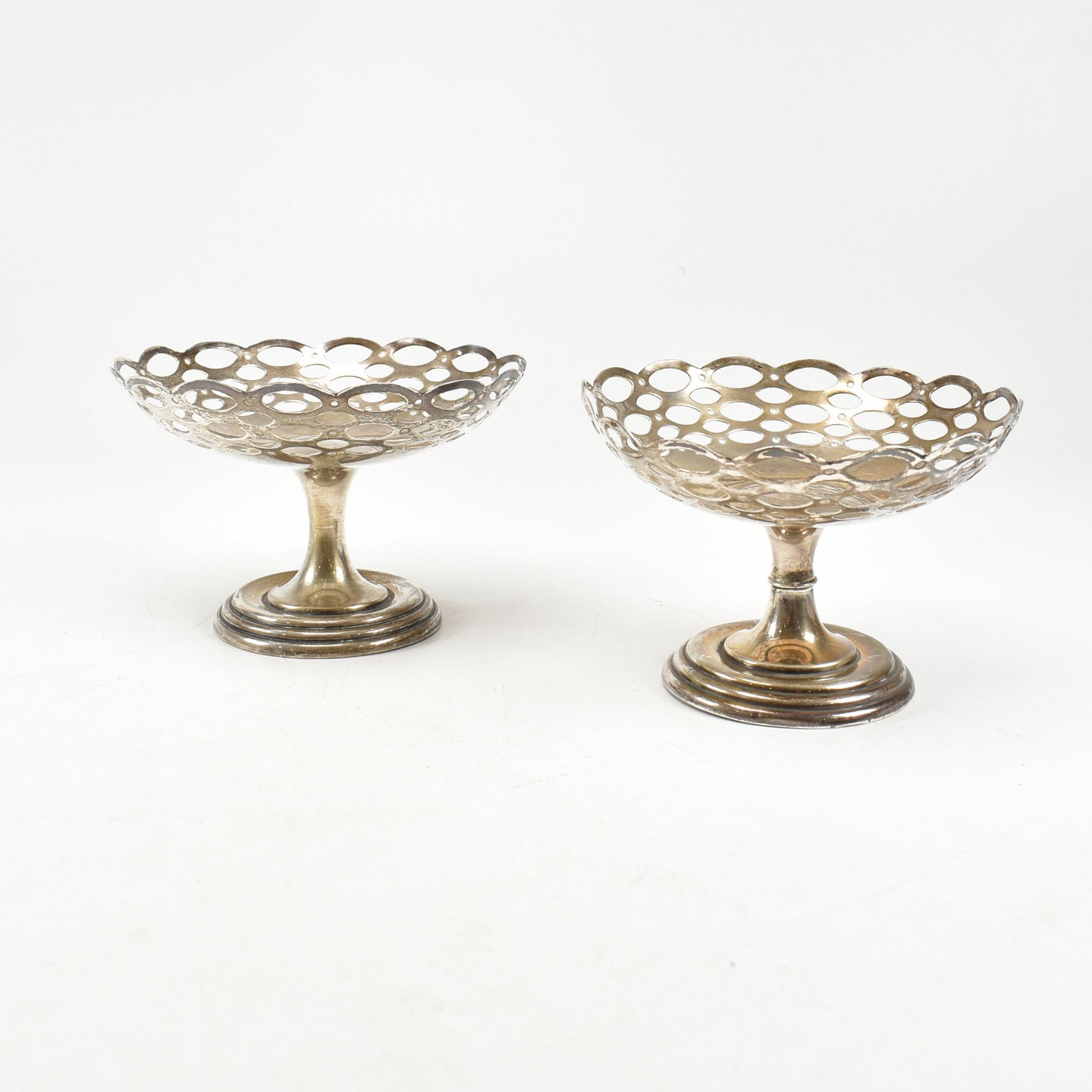 3 PAIRS OF VICTORIAN & LATER HALLMARKED SILVER BON BON DISHES - Image 6 of 8