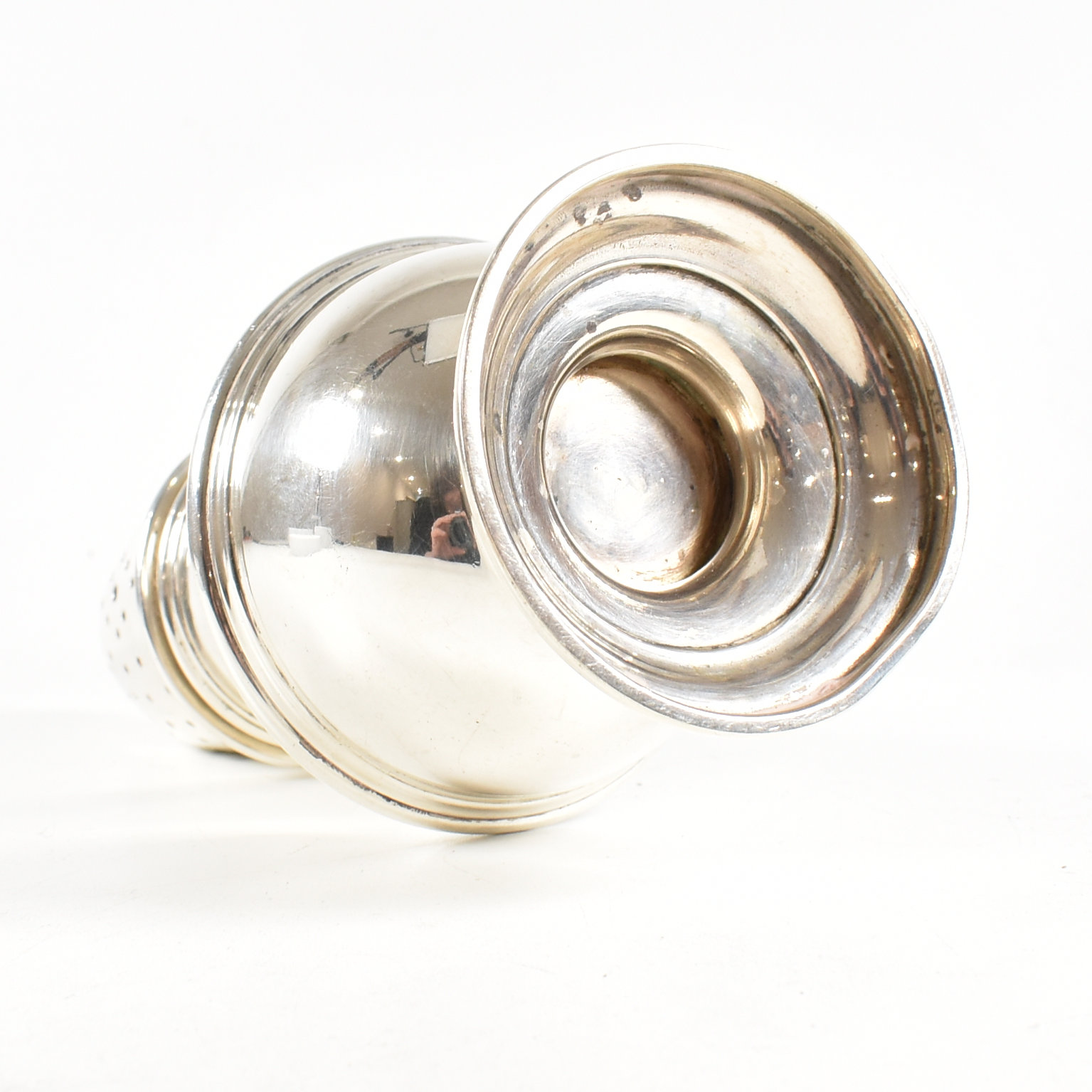 GEORGE V HALLMARKED SILVER SUGAR CASTER - Image 5 of 8