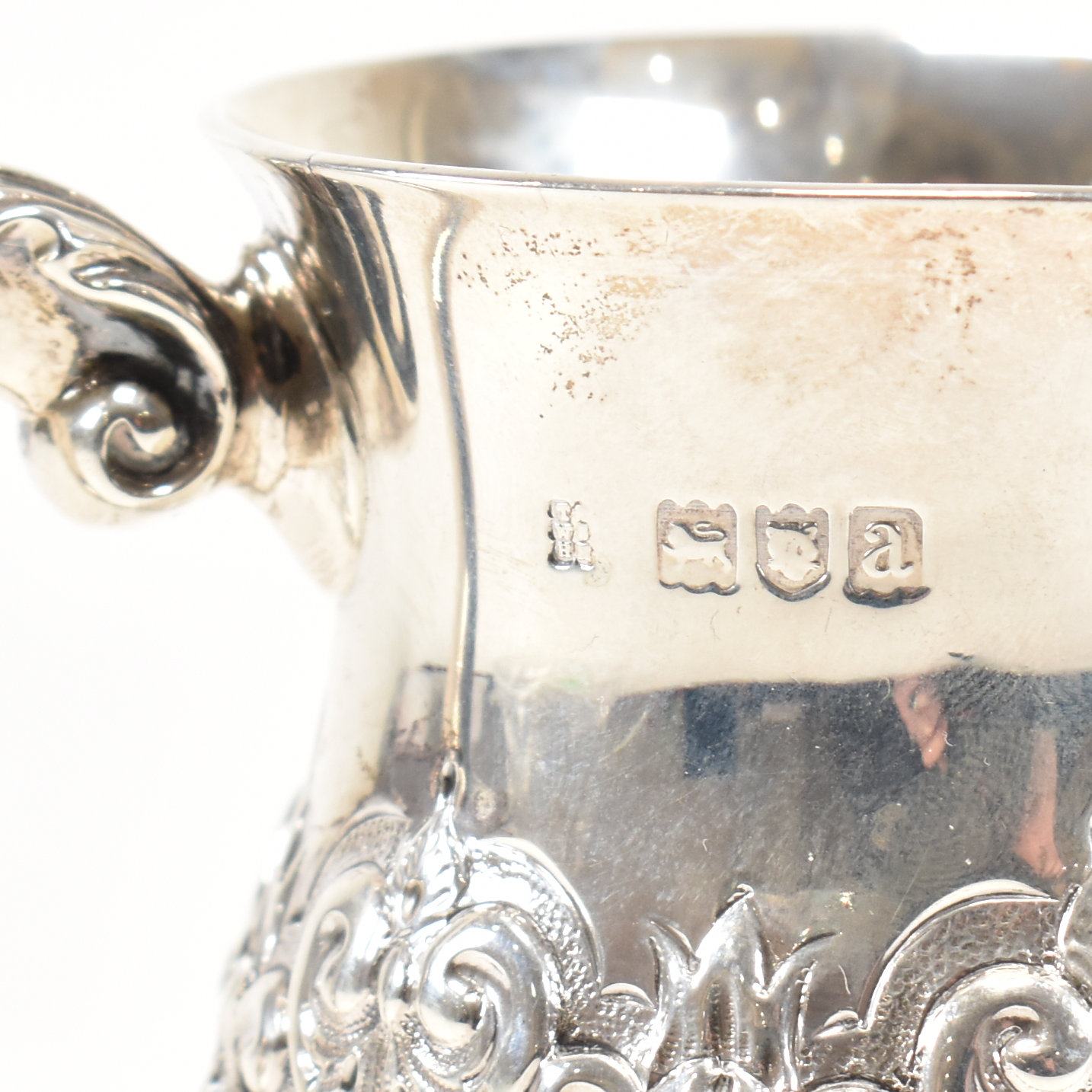VICTORIAN HALLMARKED SILVER CHRISTENING CUP - Image 6 of 9