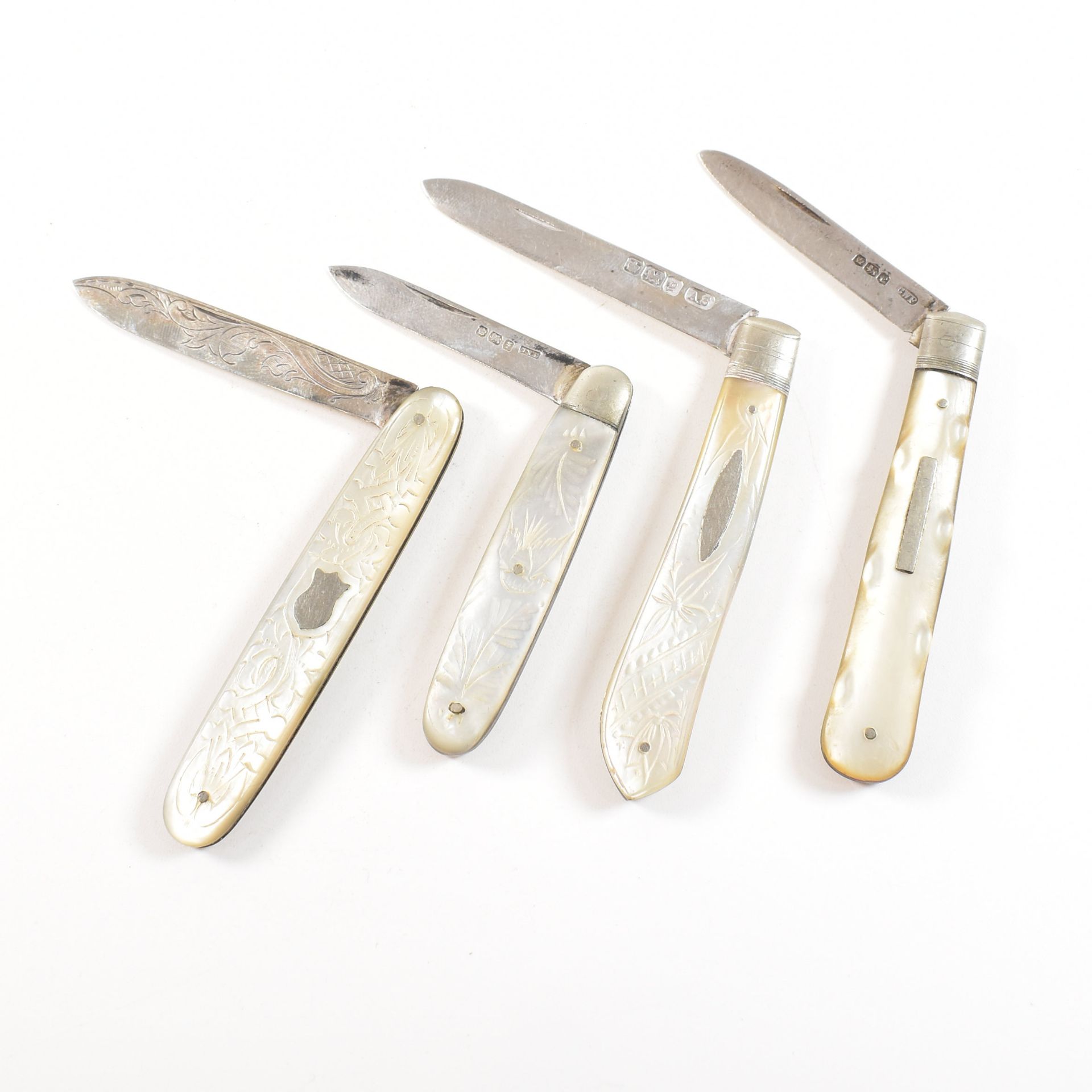 4 SILVER VICTORIAN & LATER & MOTHER OF PEARL FRUIT KNIVES - Bild 5 aus 6
