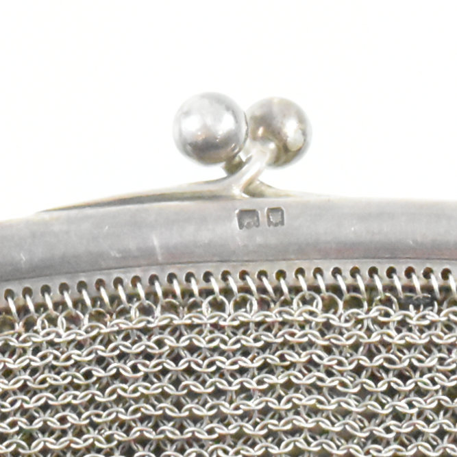 GEORGE V HALLMARKED SILVER MESH EVENING BAG - Image 2 of 8