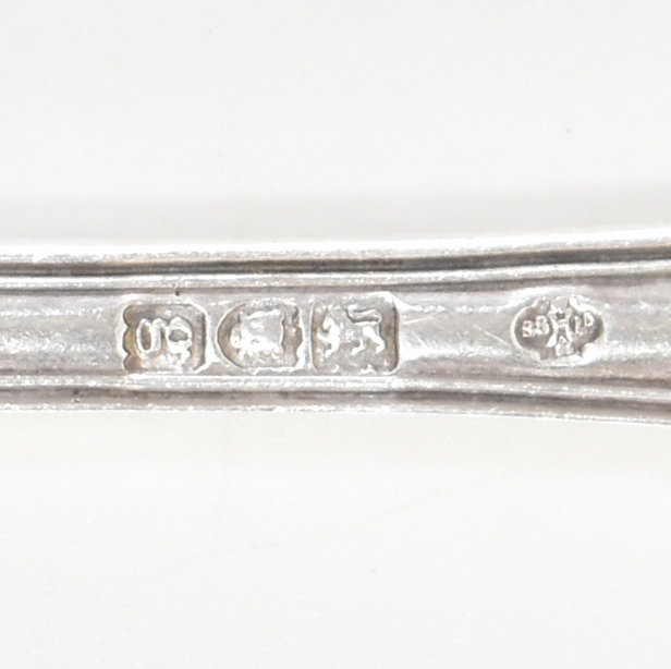 EARLY EDWARDIAN HALLMARKED SILVER FORK - Image 3 of 5