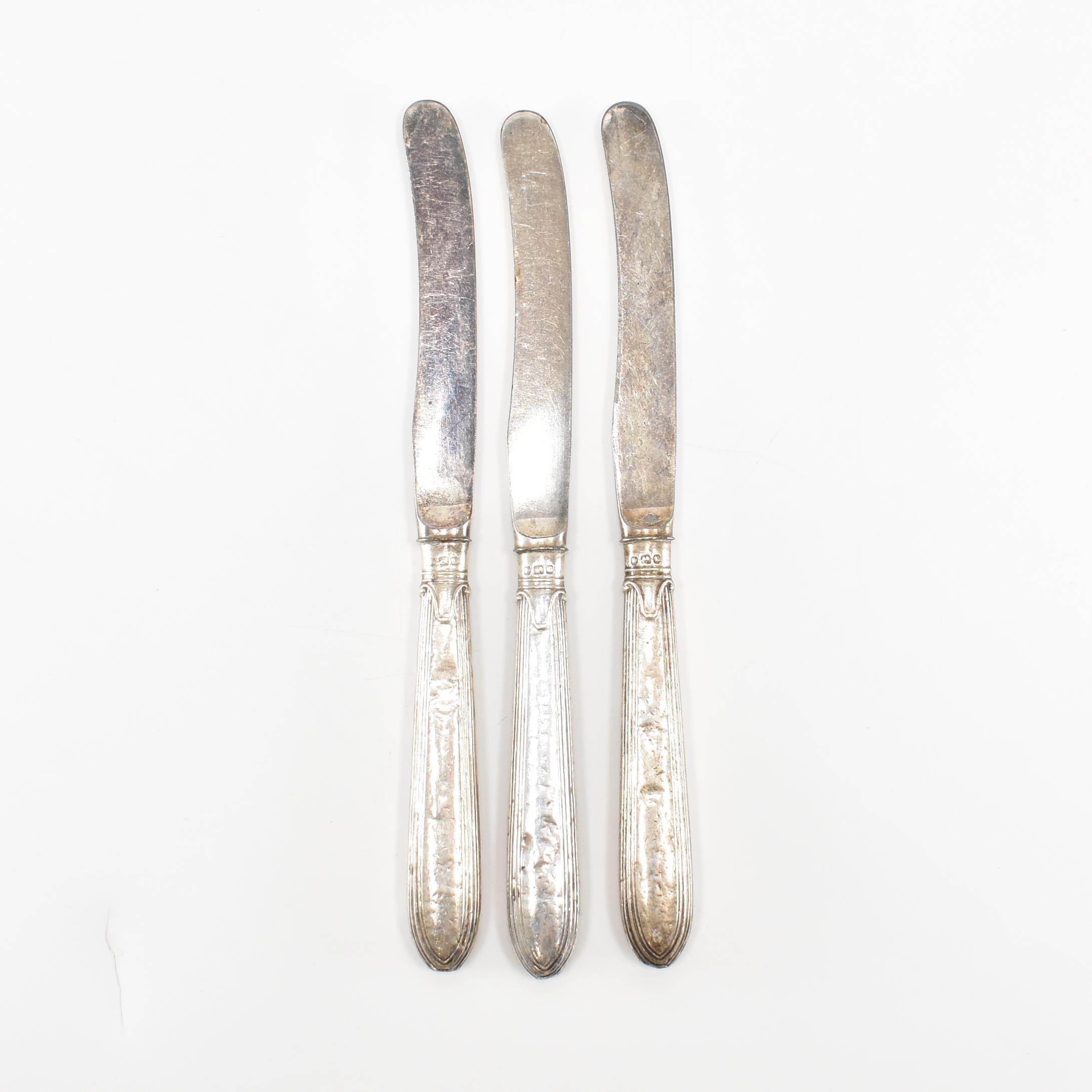 ASSORTMENT OF HALLMARKED SILVER HANDLED FLATWARE - Image 2 of 9