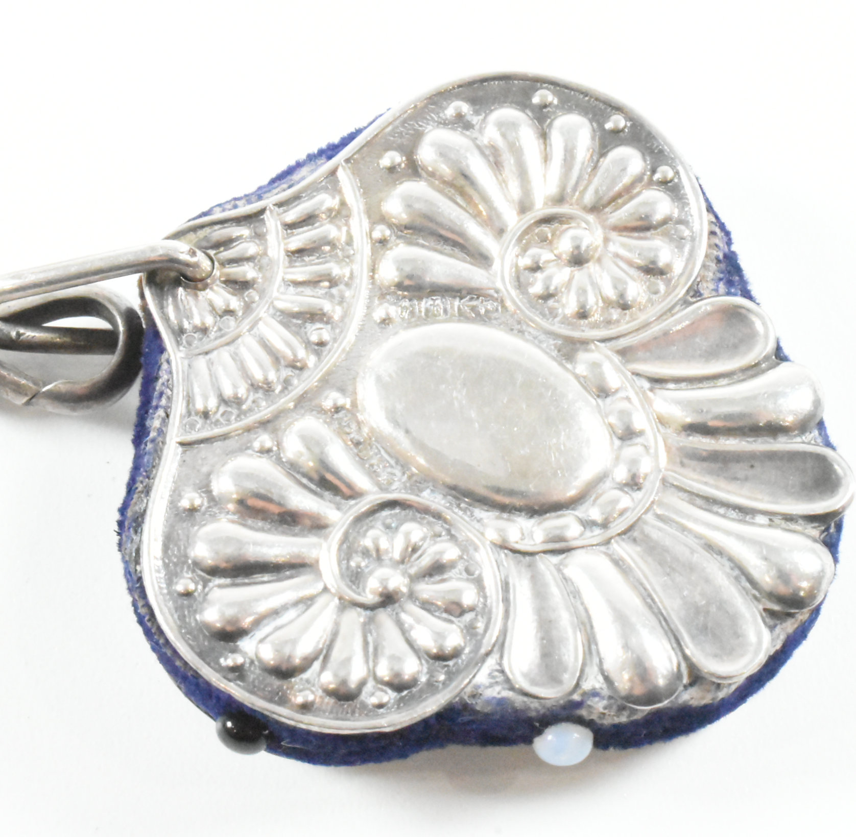 19TH CENTURY VICTORIAN HALLMARKED SILVER CHATELAINE - Image 11 of 18