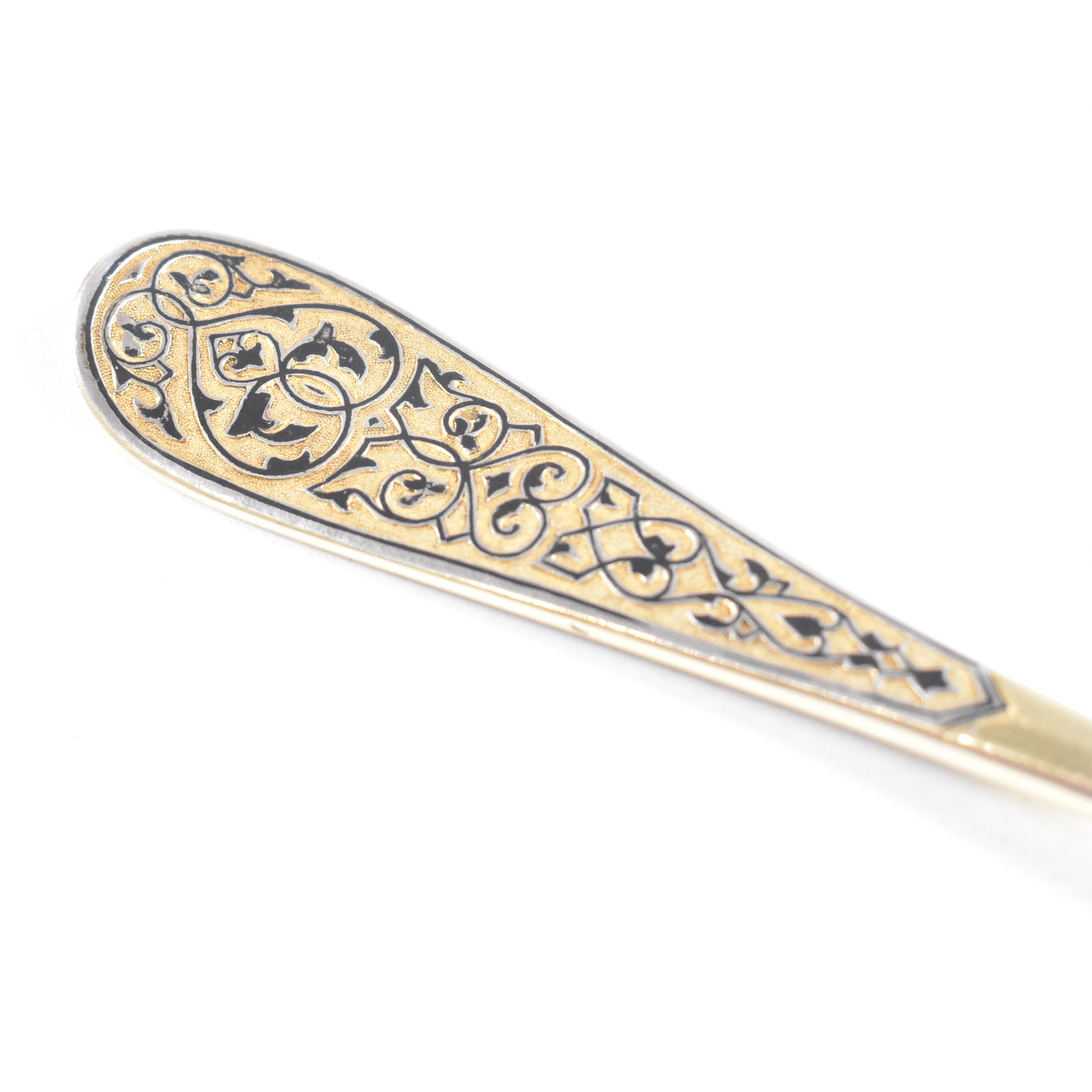 VASILI SEMENOV 19TH CENTURY RUSSIAN SILVER GILT NIELLO SPOON SET - Image 17 of 24