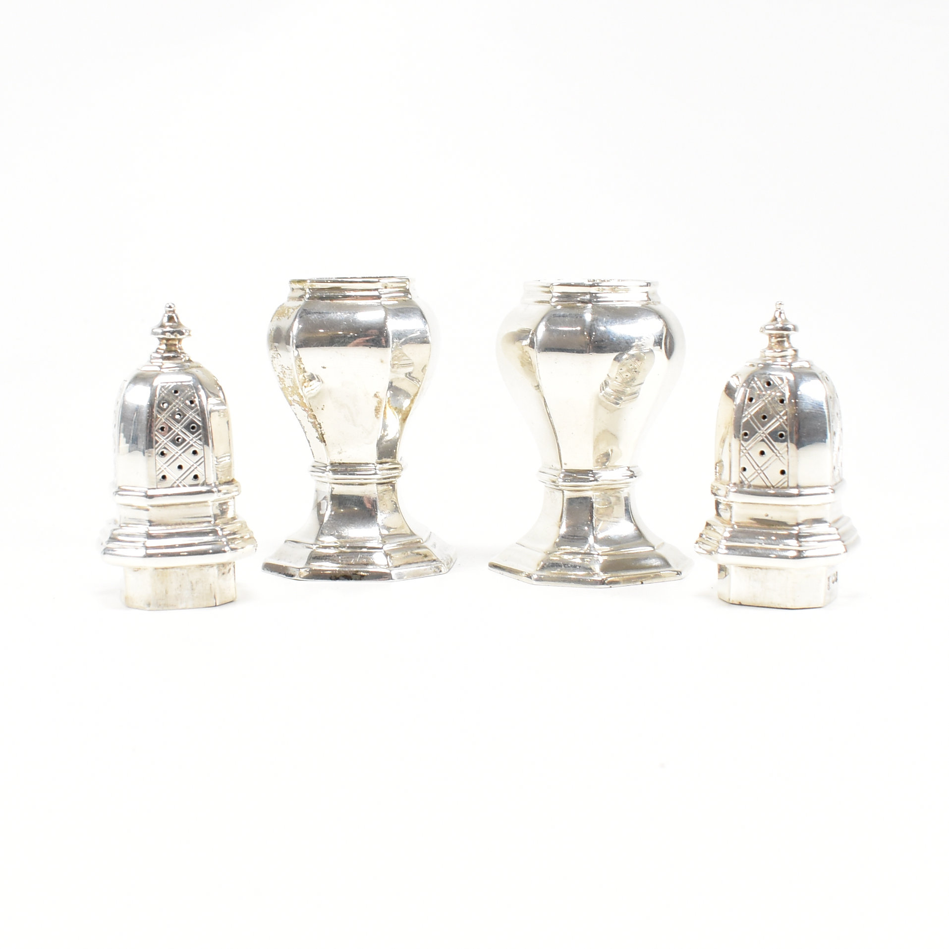 PAIR OF GEORGE V HALLMARKED SILVER CRUETS - Image 2 of 5