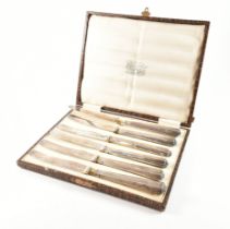 GEORGE V HALLMARKED SILVER CASED SET OF BUTTER KNIVES