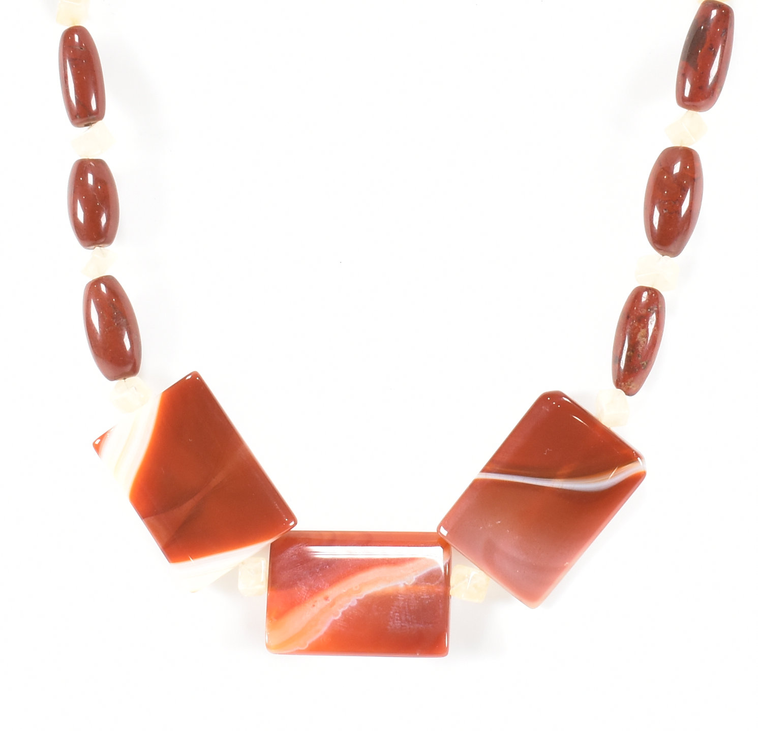 MID CENTURY CARNELIAN BANDED AGATE NECKLACE - Image 3 of 6