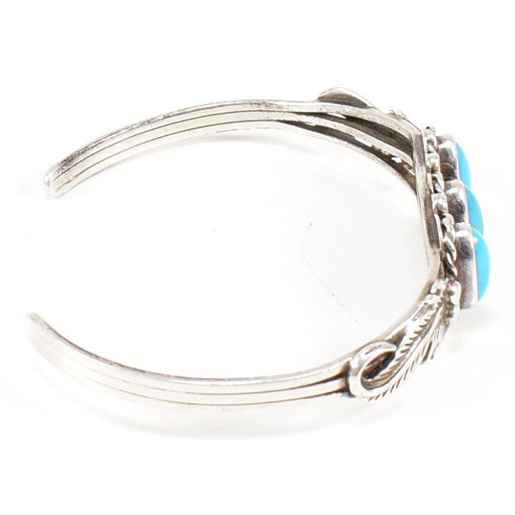 CONTEMPORARY WHITE METAL & TURQUOISE CUFF BANGLE - Image 3 of 9