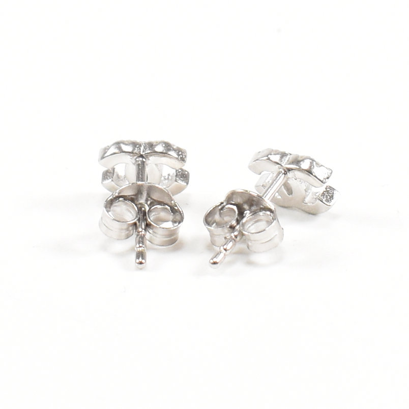 PAIR OF CONTEMPORARY SILVER & CZ DESIGNER STYLE STUD EARRINGS - Image 3 of 6