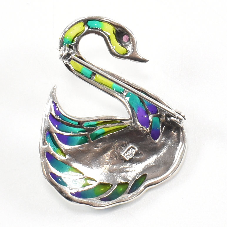 CONTEMPORARY SILVER PLIQUE A JOUR SWAN BROOCH - Image 5 of 7