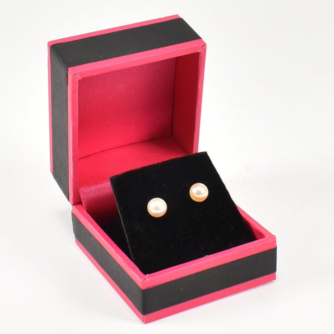 PAIR OF CONTEMPORARY FRESH WATER PEARL & SILVER STUD EARRINGS - Image 2 of 5