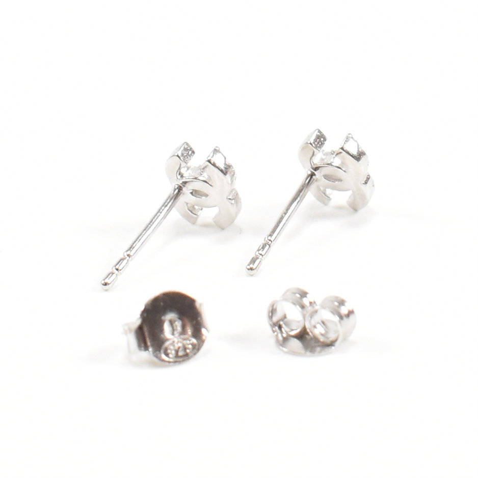 PAIR OF CONTEMPORARY SILVER & CZ DESIGNER STYLE STUD EARRINGS - Image 4 of 6