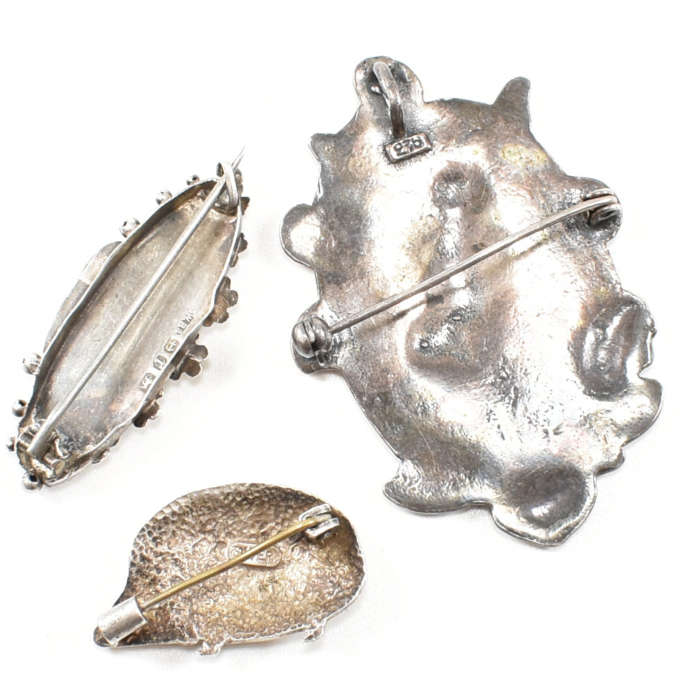 THREE SILVER BROOCHES HALLMARKED & 925 SILVER - Image 3 of 8