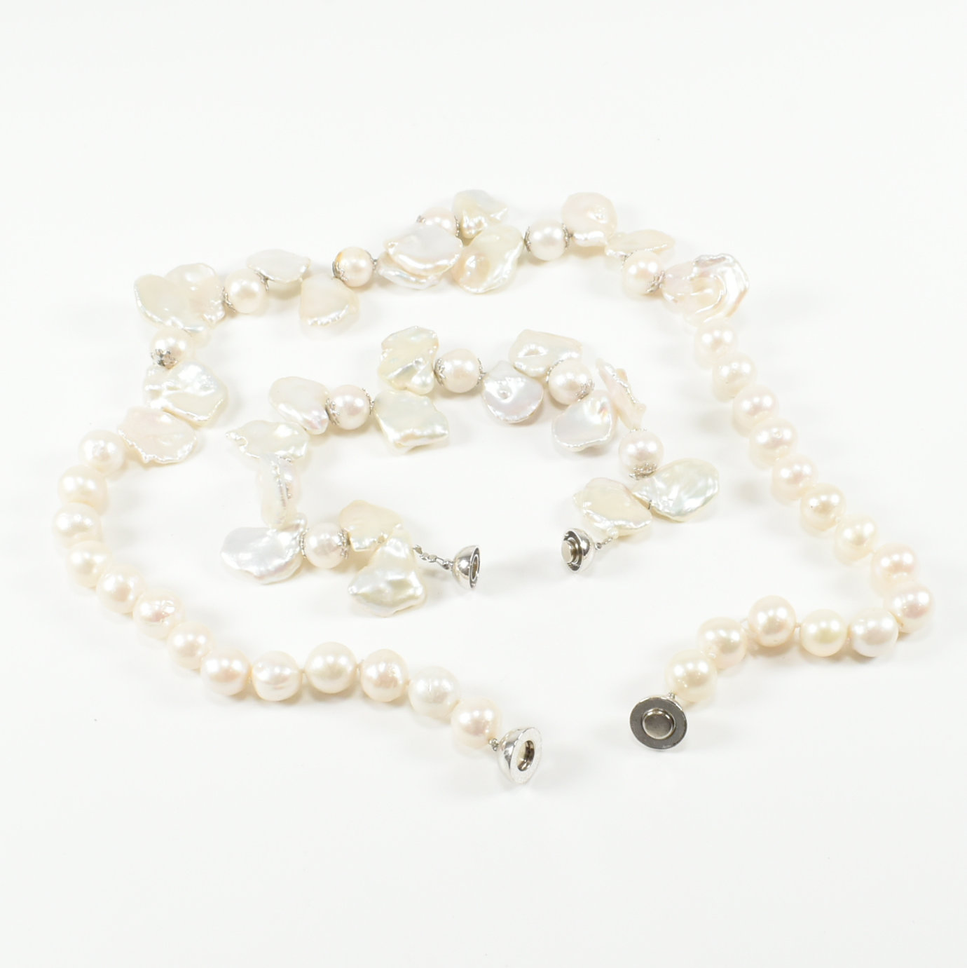 CULTURED BAROQUE PEARL NECKLACE & BRACELET DEMI PARURE - Image 6 of 7