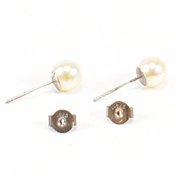 PAIR OF CONTEMPORARY FRESH WATER PEARL & SILVER STUD EARRINGS - Image 4 of 5