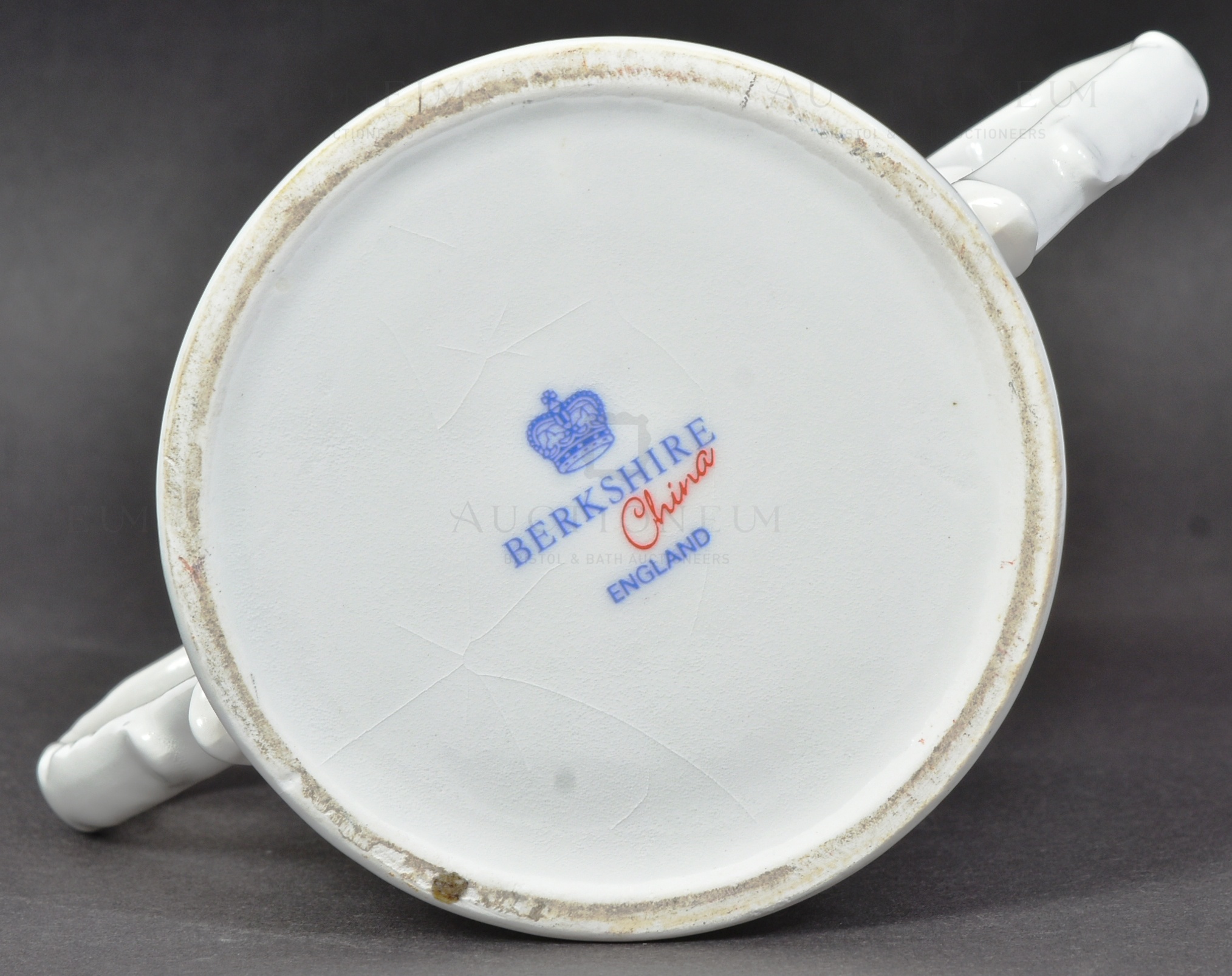 MORECAMBE & WISE - ERNIE & DOREEN WISE - PERSONALLY OWNED CUP - Image 4 of 5