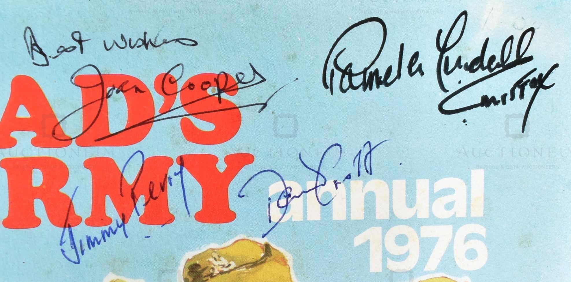 DAD'S ARMY (BBC SITCOM) - SIGNED 1976 ANNUAL - LOWE, CROFT, PERRY ETC - Image 4 of 5