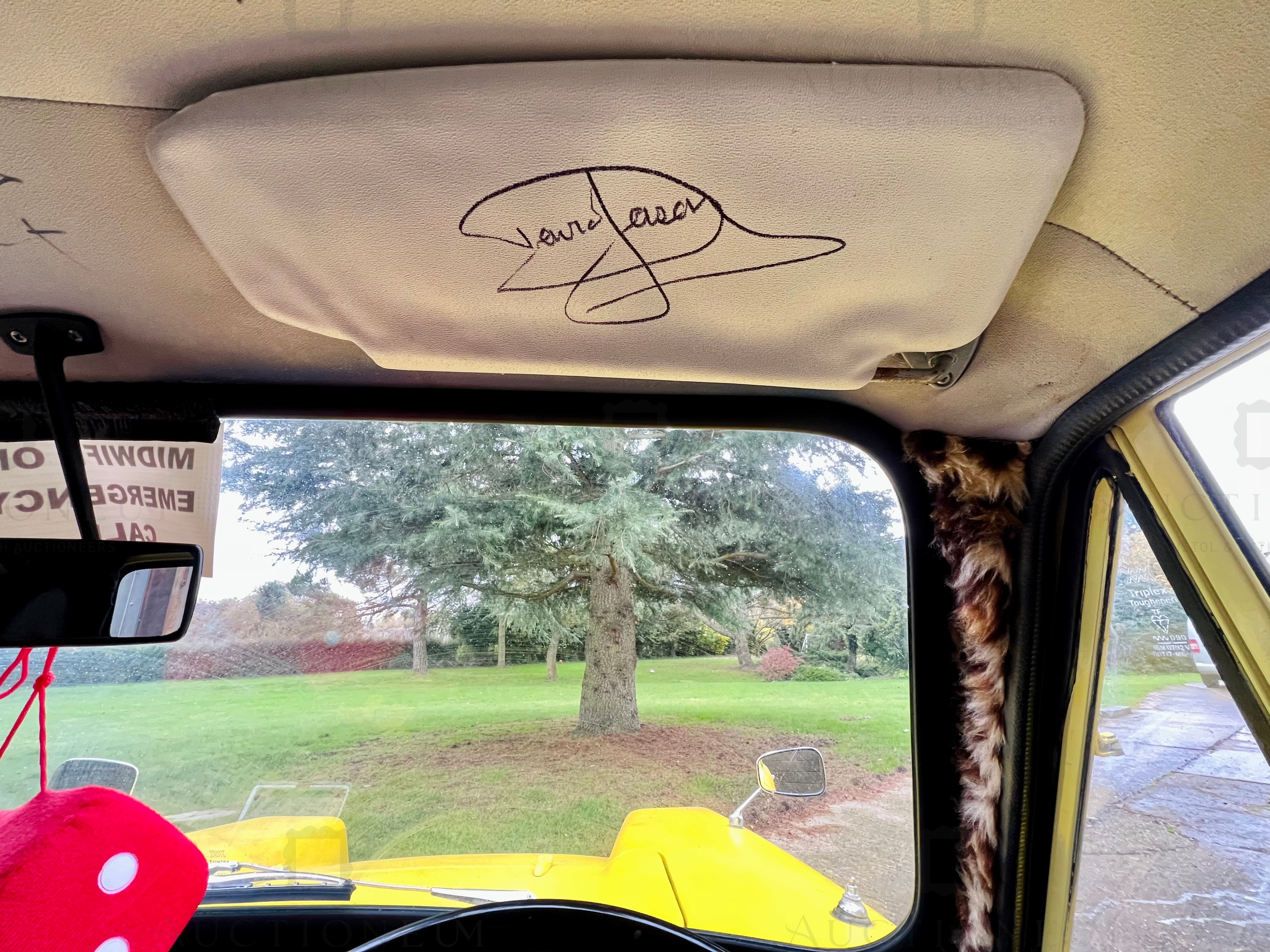 ONLY FOOLS & HORSES - ORIGINAL RELIANT REGAL DAVID JASON SIGNED VISOR - Image 2 of 2