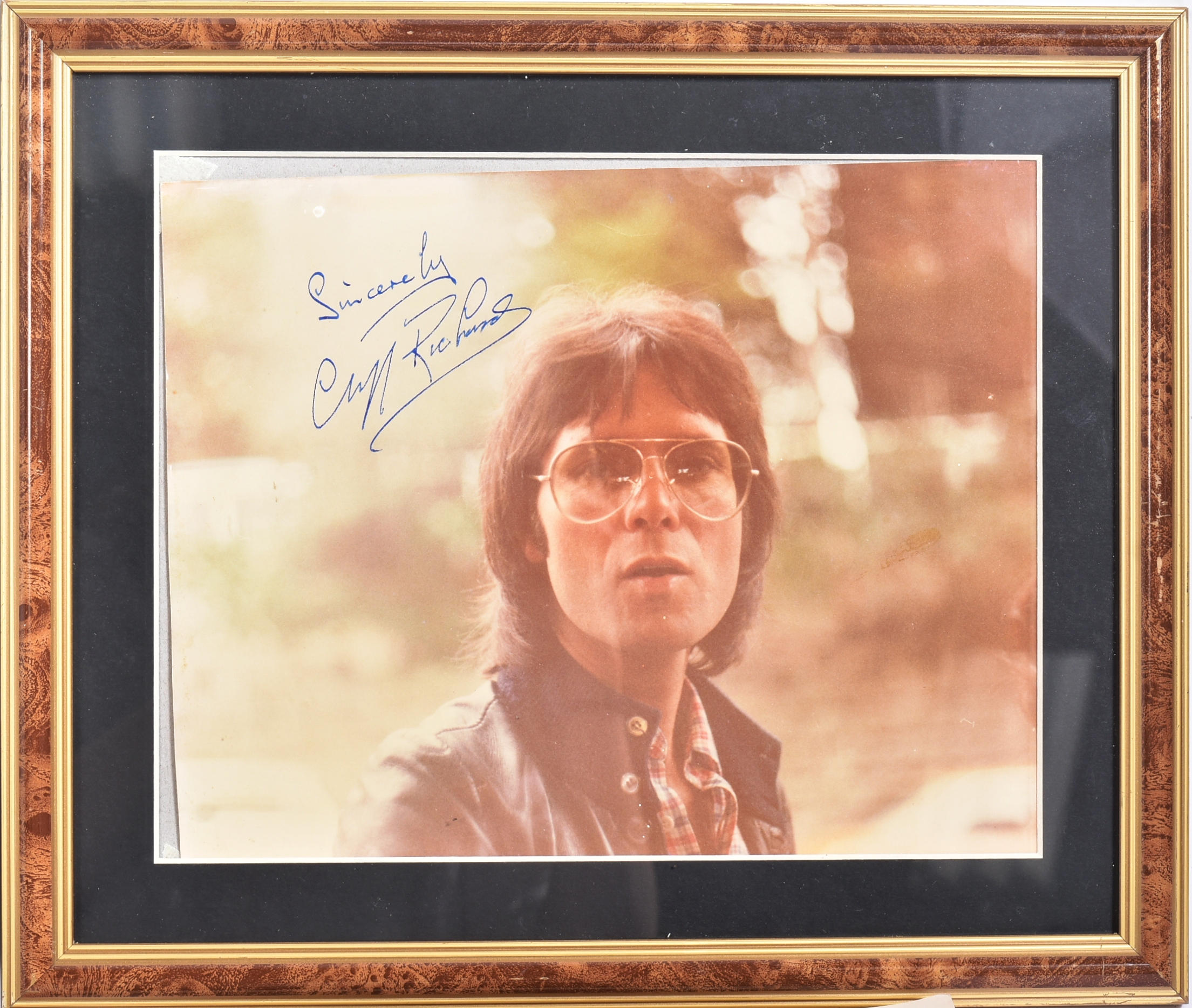 CLIFF RICHARD - COLLECTION OF VINTAGE MEMORABILIA - Image 4 of 4