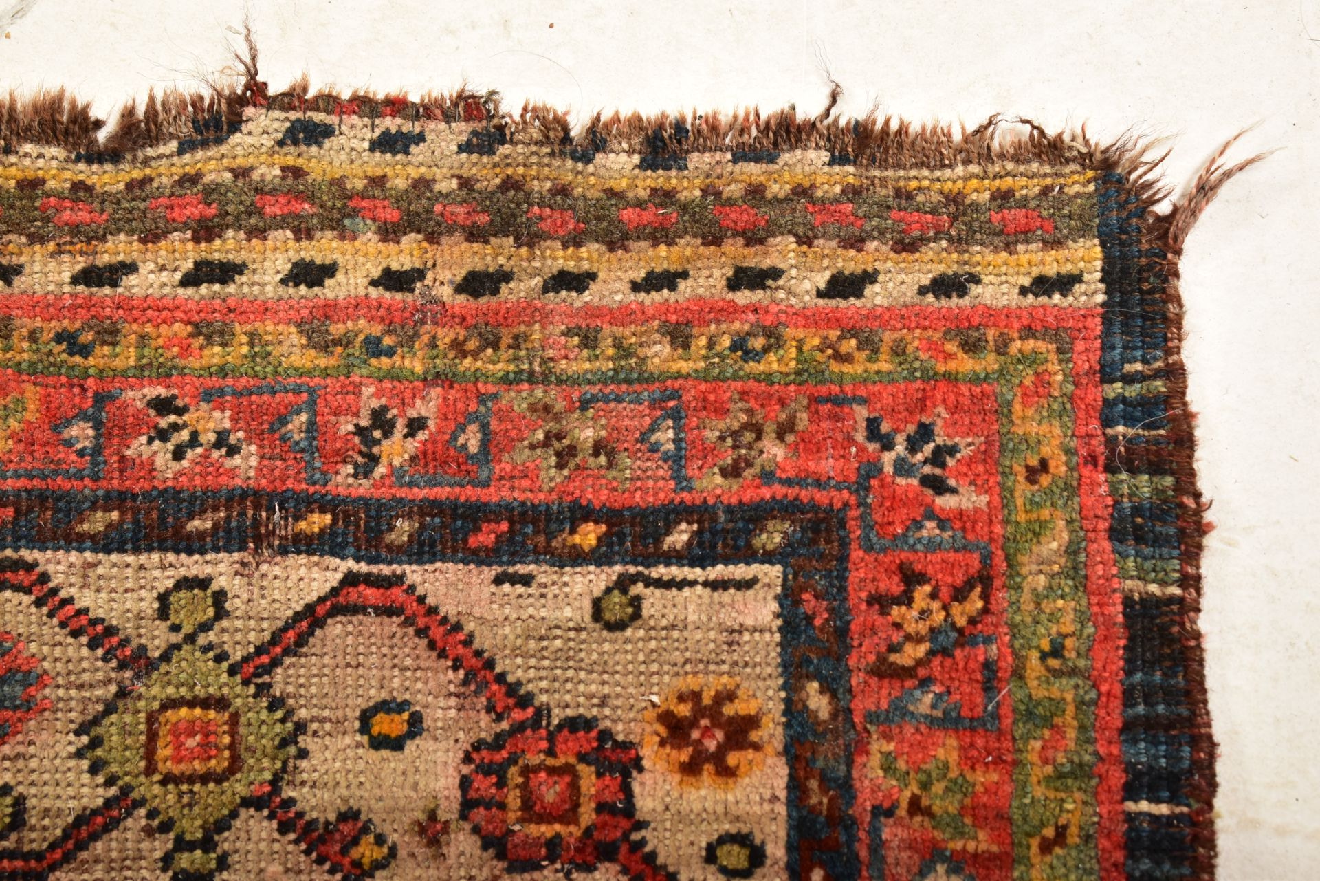 19TH CENTURY HAND WOVEN PERSIAN ISLAMIC BIDJAR CARPET RUG - Image 5 of 5