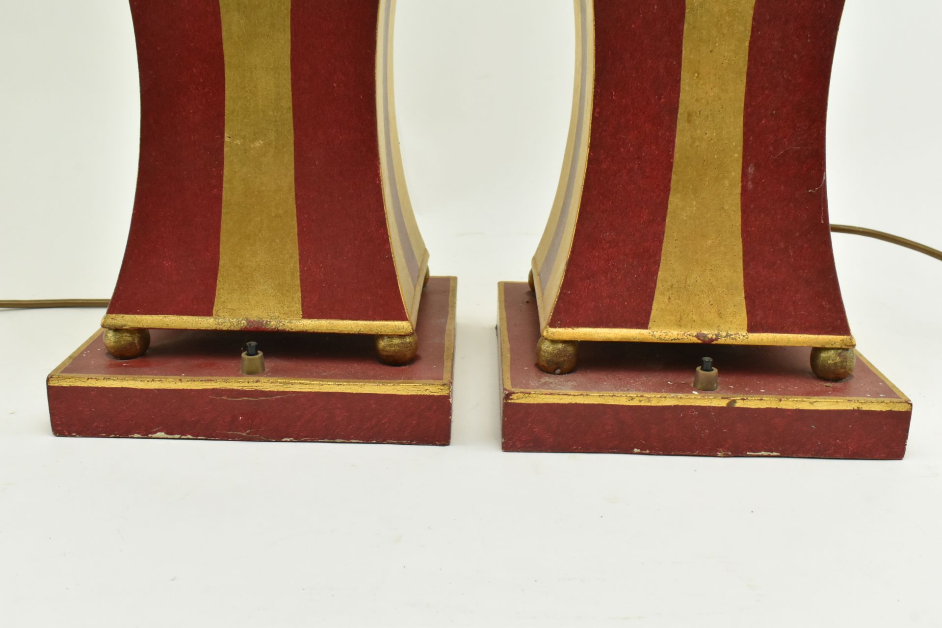 PORTA ROMANA - PAIR OF GOLD & RED PAINTED DESK TABLE LAMPS - Bild 4 aus 6