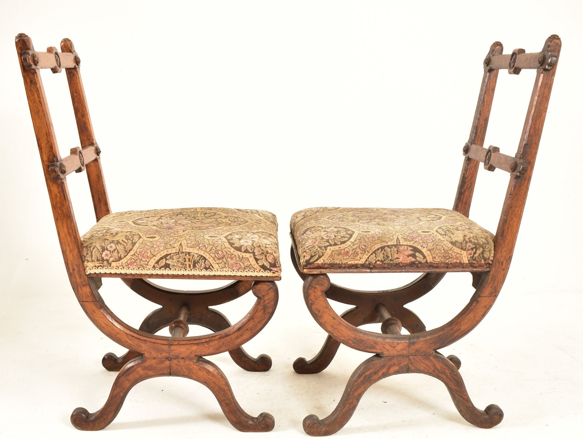 PAIR OF 19TH CENTURY CARVED OAK GOTHIC INSPIRED CHAIRS - Image 4 of 5