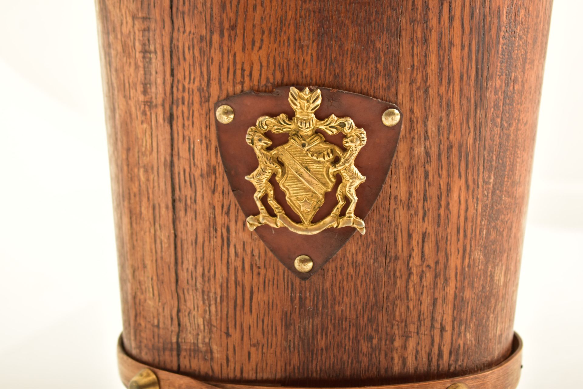 EARLY 20TH CENTURY OAK STAVED UMBRELLA ARMORIAL STICK STAND - Image 2 of 6