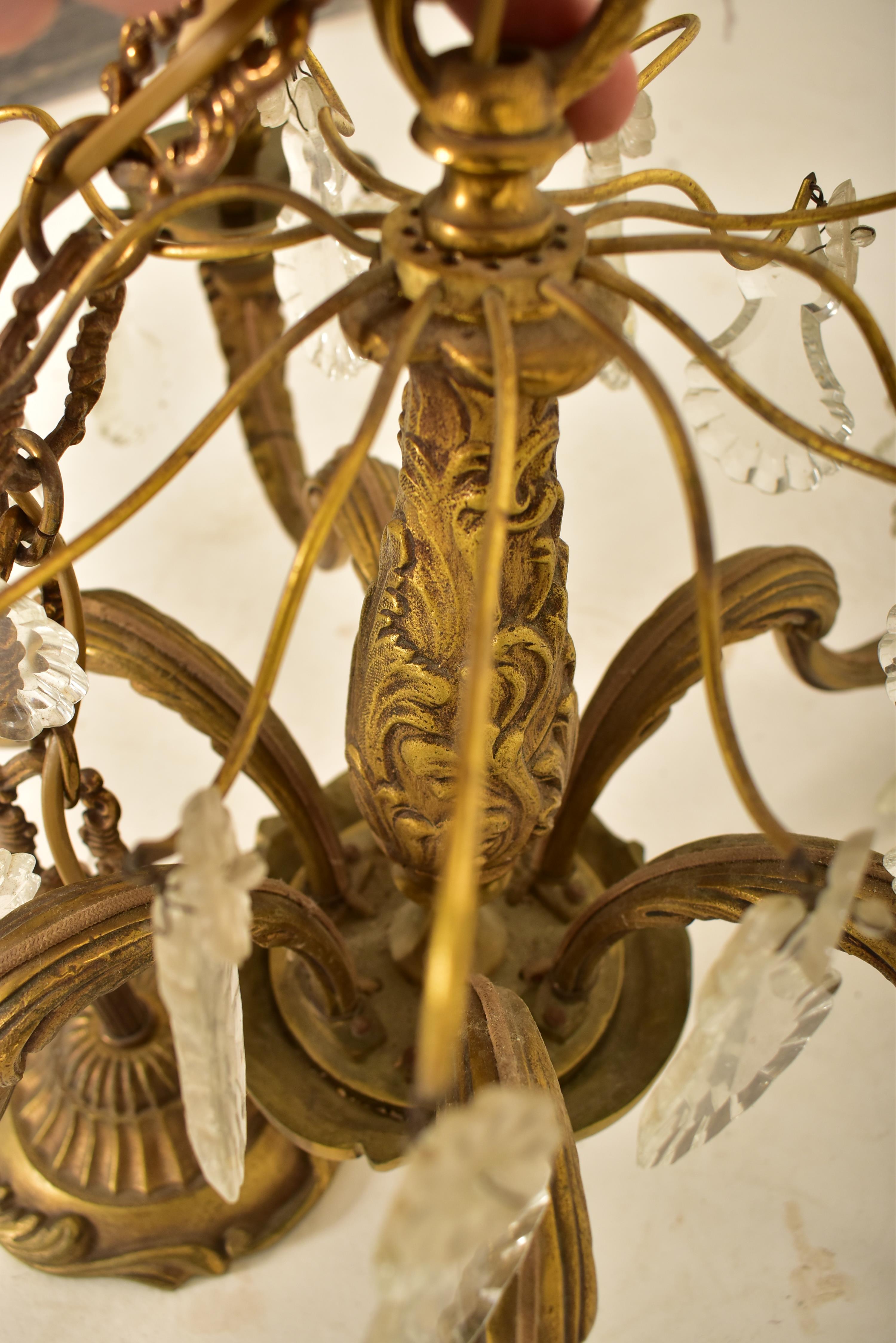 CONTINENTAL INSPIRED 1920S STYLE GILT BRASS SIX ARM CHANDELIER - Image 4 of 7