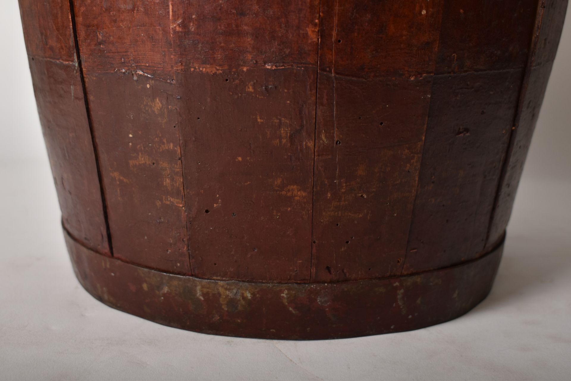 LARGE 19TH CENTURY SHIPPING SPICE BARREL WITH LID - Image 4 of 6