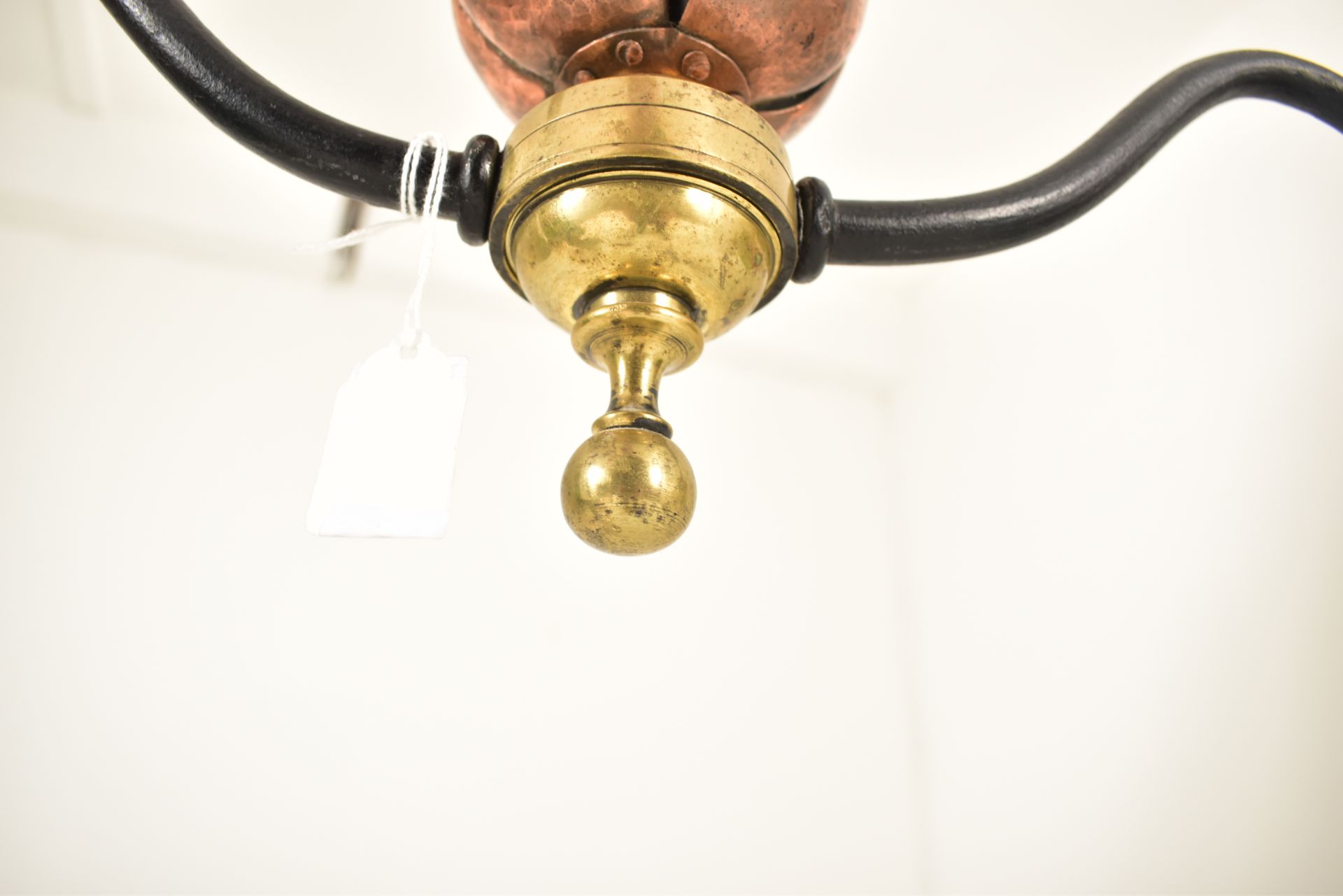 ARTS & CRAFTS CIRCA 1900 COPPER & WROUGHT IRON CEILING LIGHT - Image 4 of 5