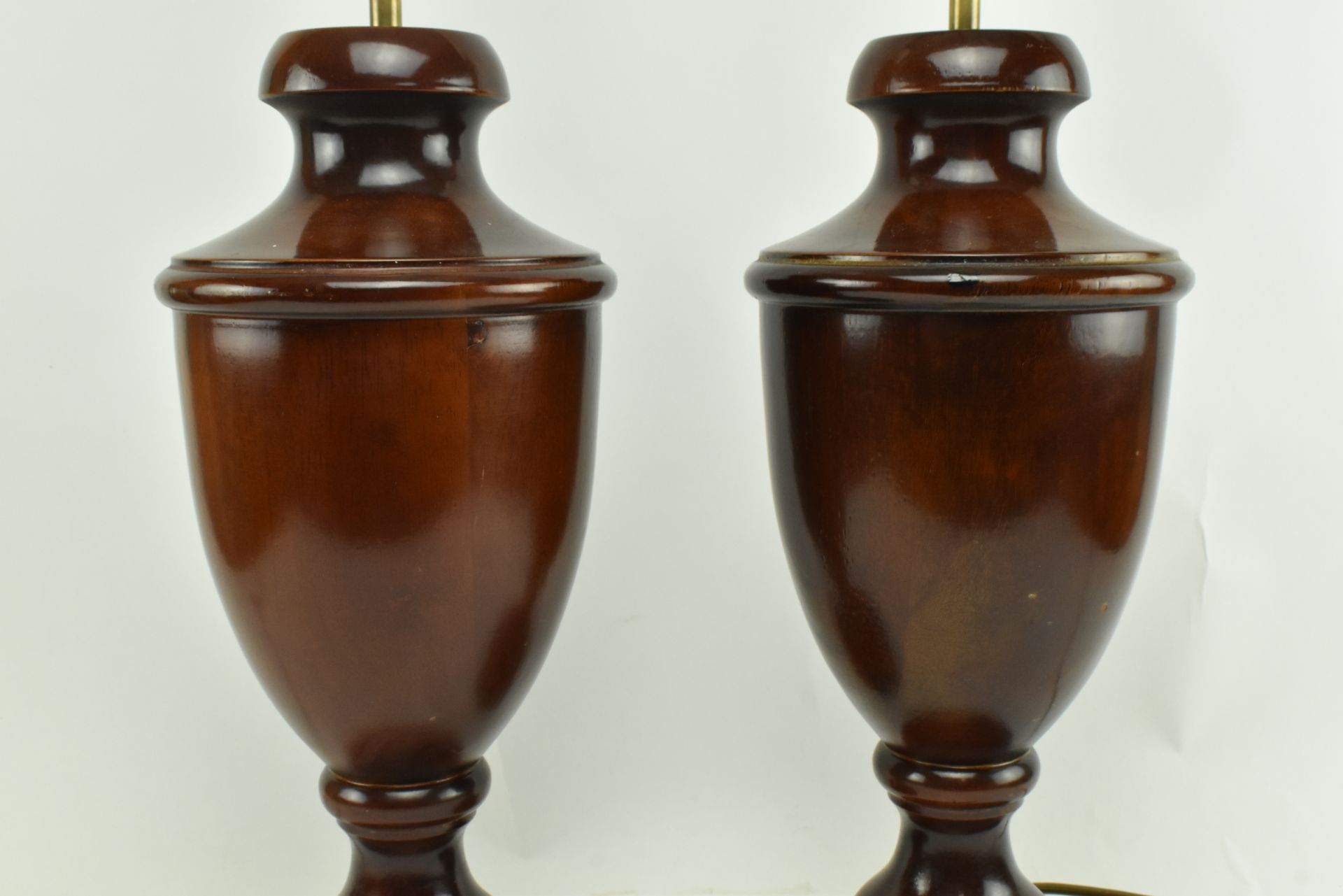 PAIR OF TURNED WOODEN DESK LAMPS IN PORTA ROMANA MANNER - Image 4 of 6