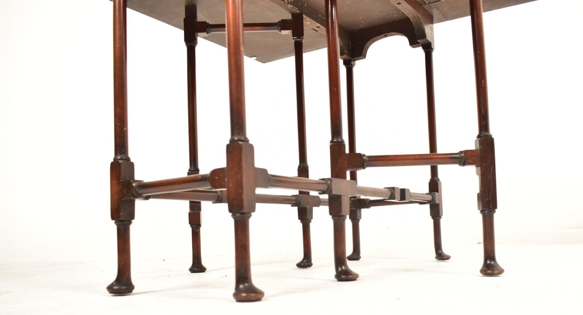 GEORGE III 18TH CENTURY WALNUT SPIDER LEG DROP LEAF TABLE - Image 3 of 5