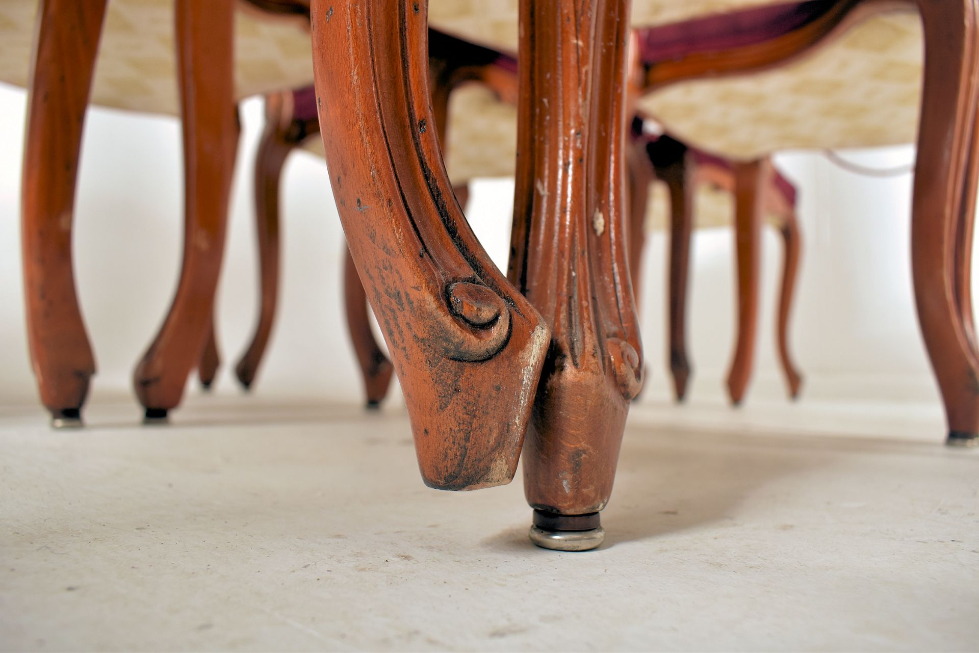 ANGELO CAPPELLINI - EIGHT FRENCH LOUIS XV STYLE DINING CHAIRS - Image 4 of 8