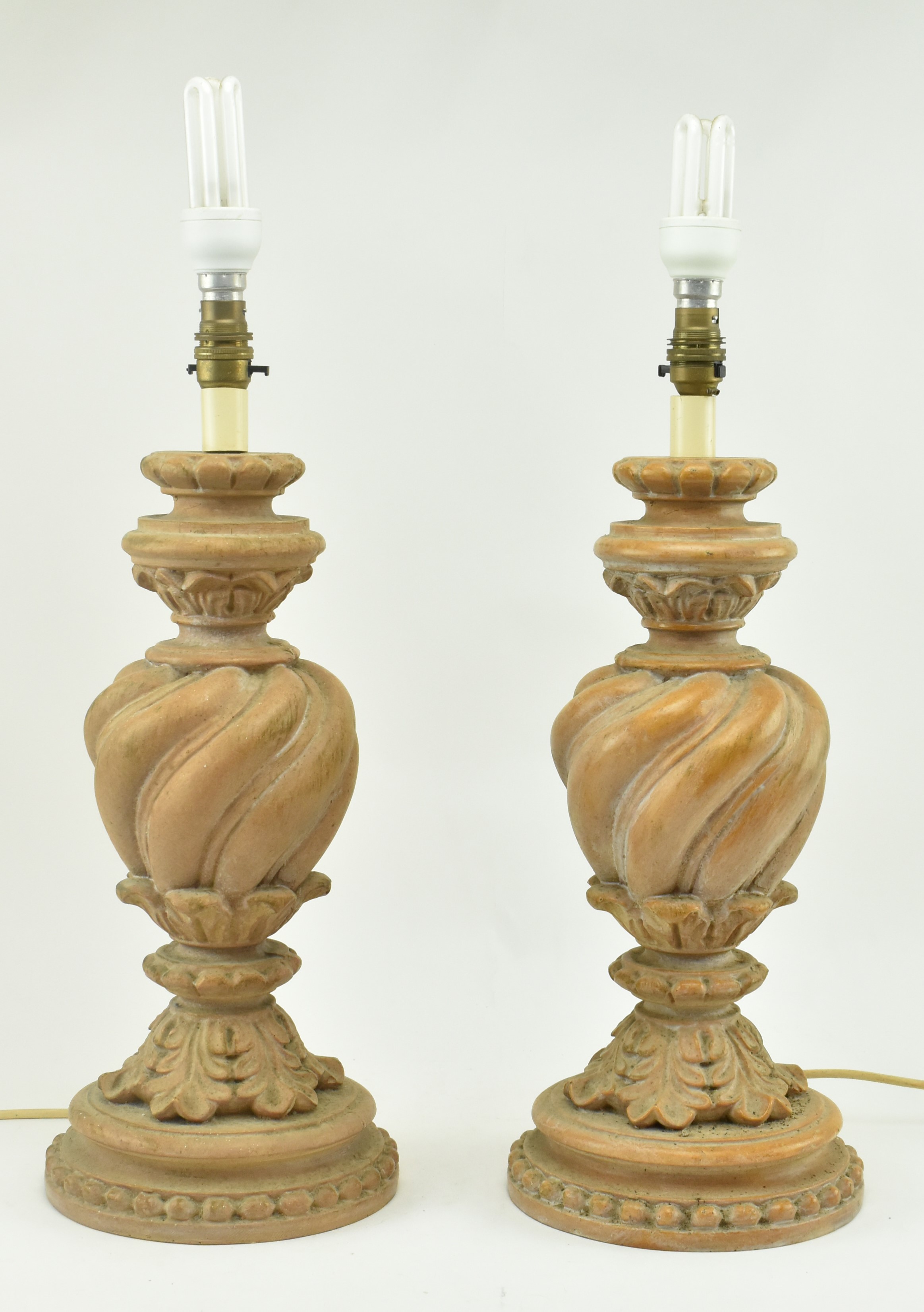 PAIR OF CLASSICAL STYLE RESIN WOODEN EFFECT DESK LAMPS