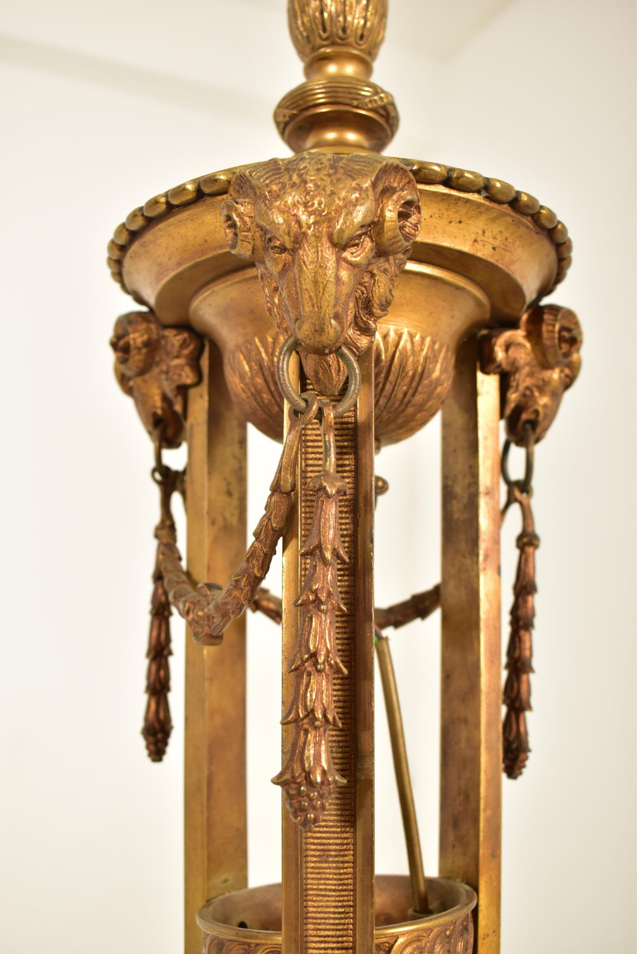 NEO-CLASSICAL INSPIRED BRASSED METAL FLOOR LAMP - Image 2 of 6