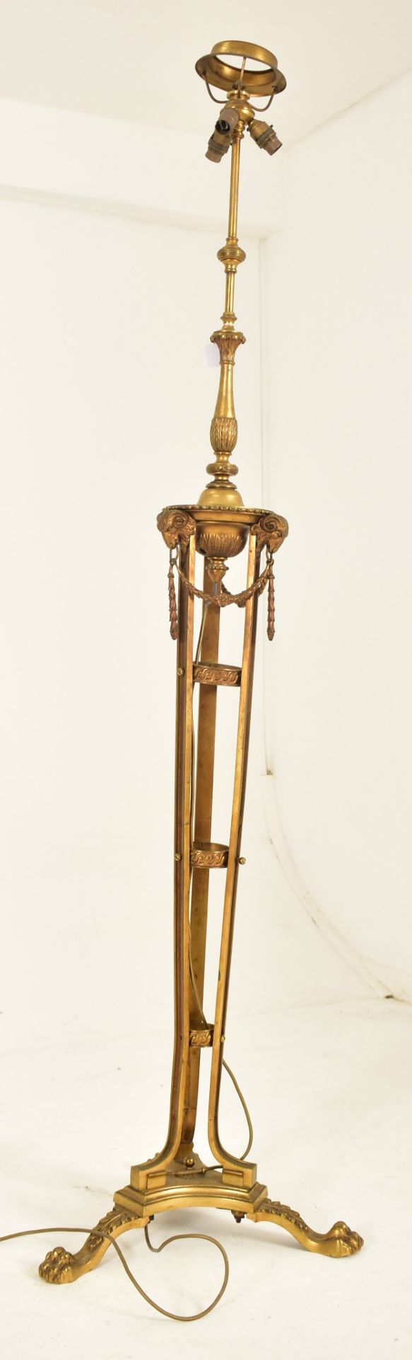 NEO-CLASSICAL INSPIRED BRASSED METAL FLOOR LAMP - Image 5 of 6