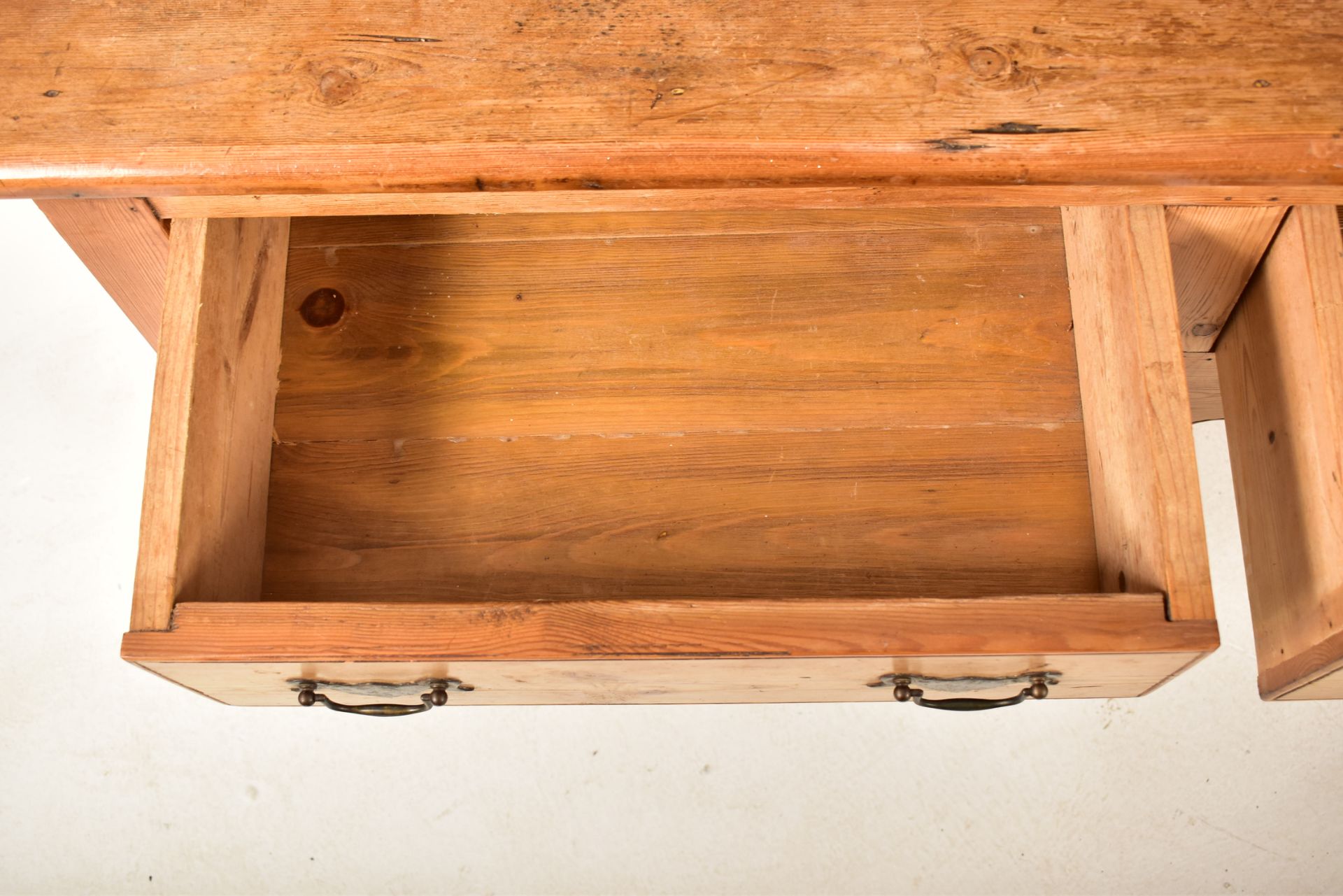 19TH CENTURY LARGE COUNTRY PINE WELSH DRESSER - Image 4 of 6