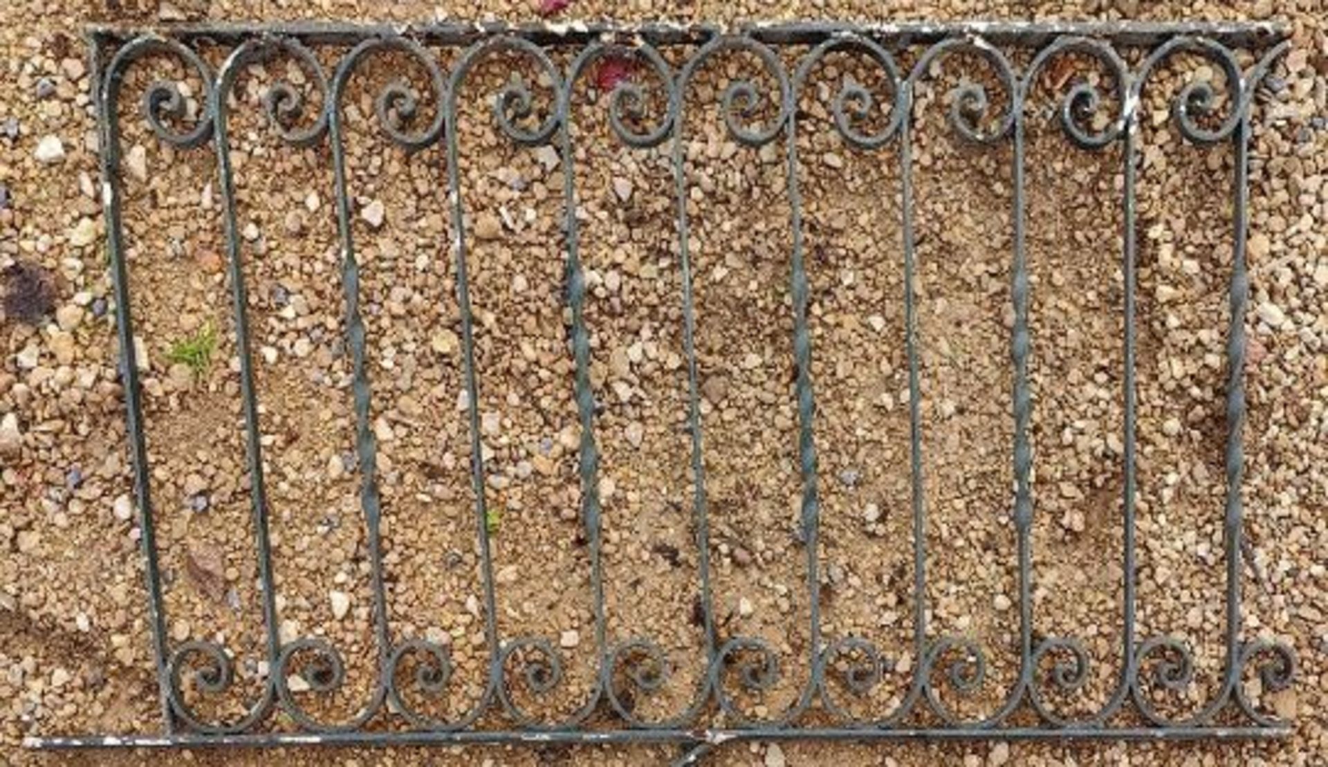 SELECTION OF 19TH CENTURY VICTORIAN CAST IRON FENCES - Image 5 of 11