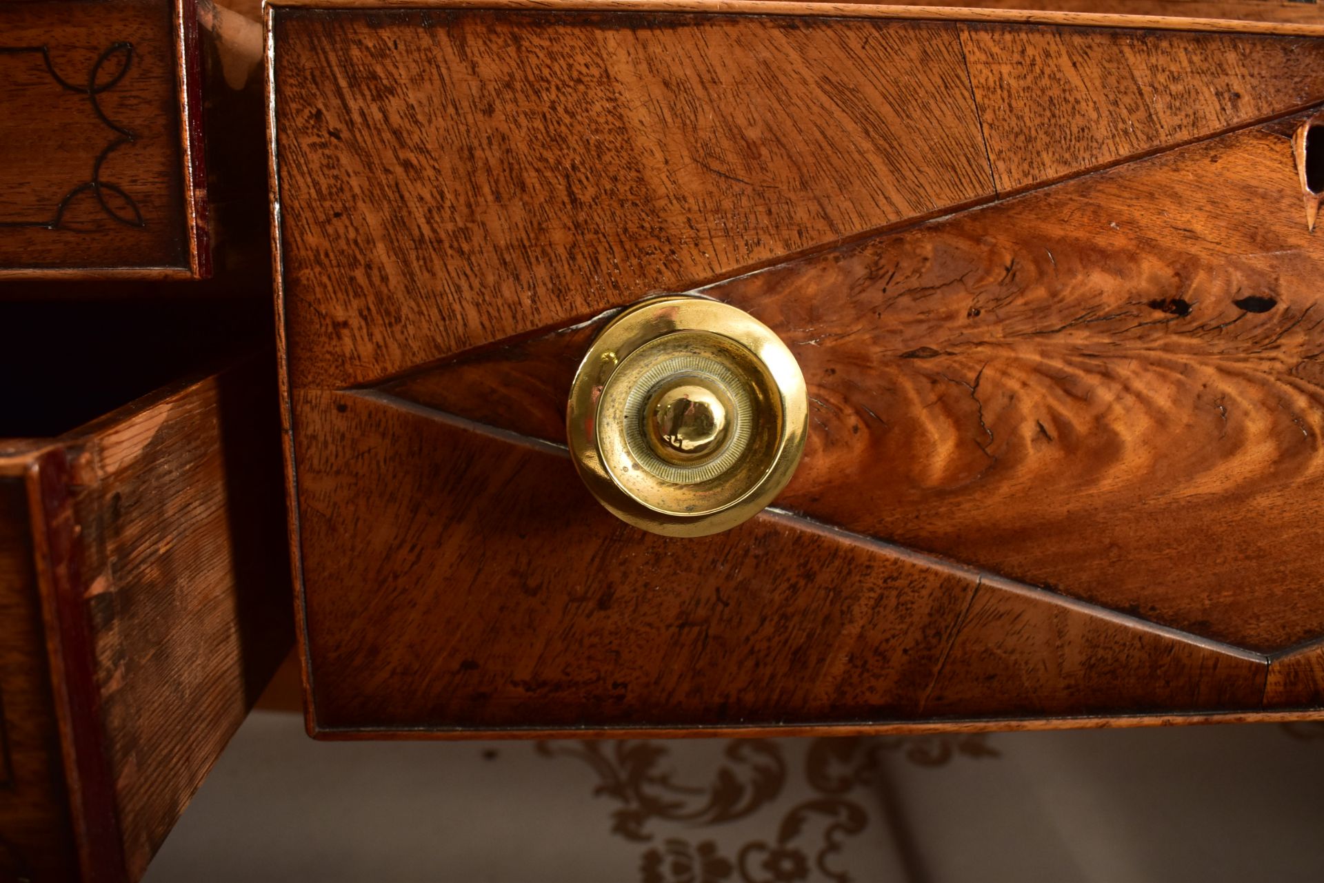 GEORGE III 19TH CENTURY MAHOGANY CHEST OF DRAWERS - Image 5 of 9