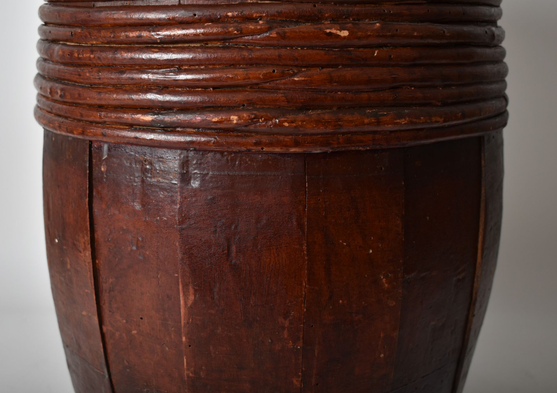 LARGE 19TH CENTURY SHIPPING SPICE BARREL WITH LID - Image 3 of 6