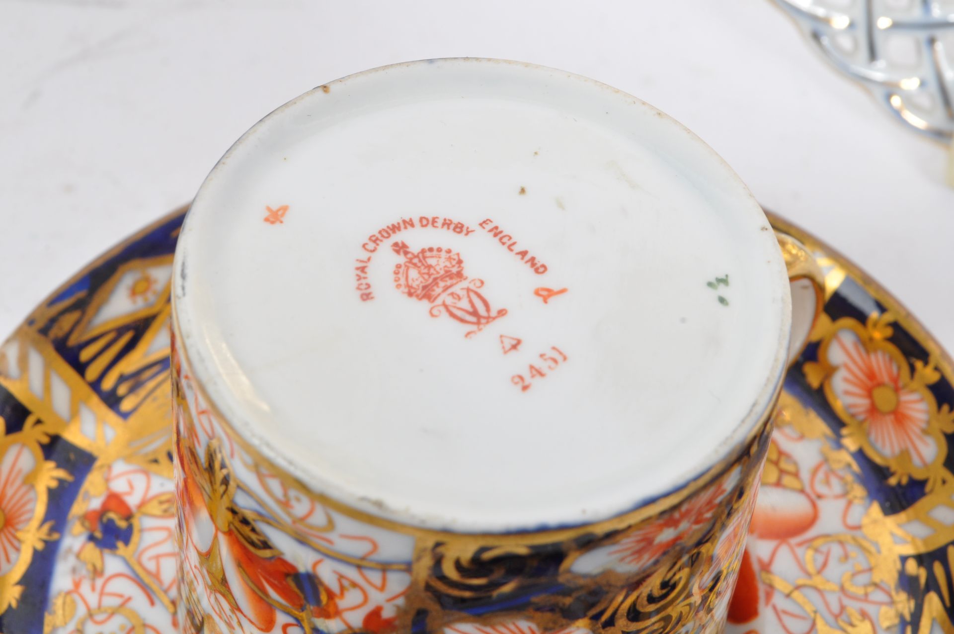 COLLECTION OF 20TH CENTURY CHINA TEA CUPS & PLATES - Bild 5 aus 13