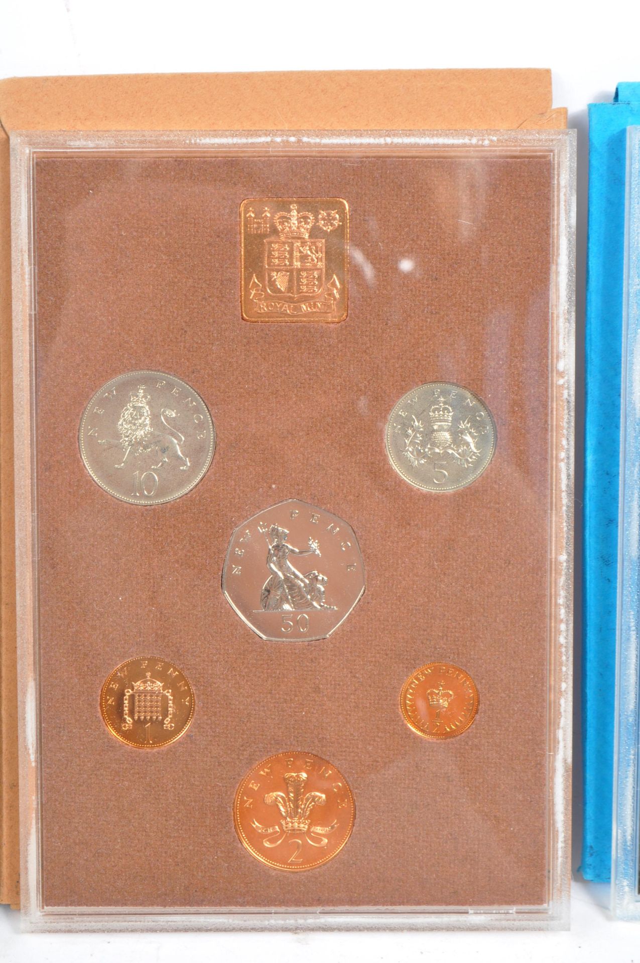 BRITISH & FOREIGN UNCIRCULATED PRESENTATION COINAGE COLLECTION - Image 4 of 9