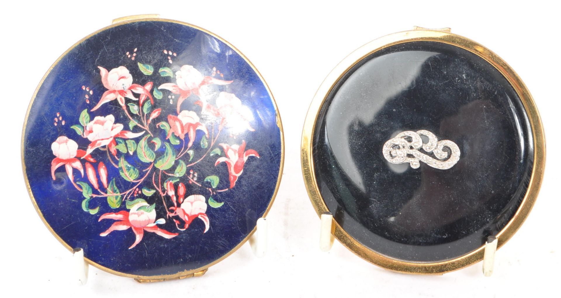 COLLECTION OF 20TH CENTURY VINTAGE VANITY COMPACTS - Image 2 of 10