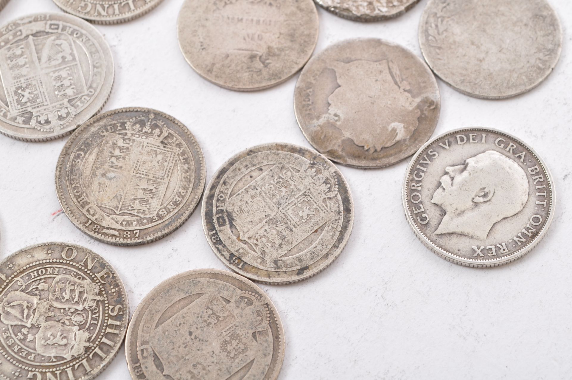 PRE 1920 19TH AND 20TH CENTURY SILVER SHILLINGS - Image 7 of 7