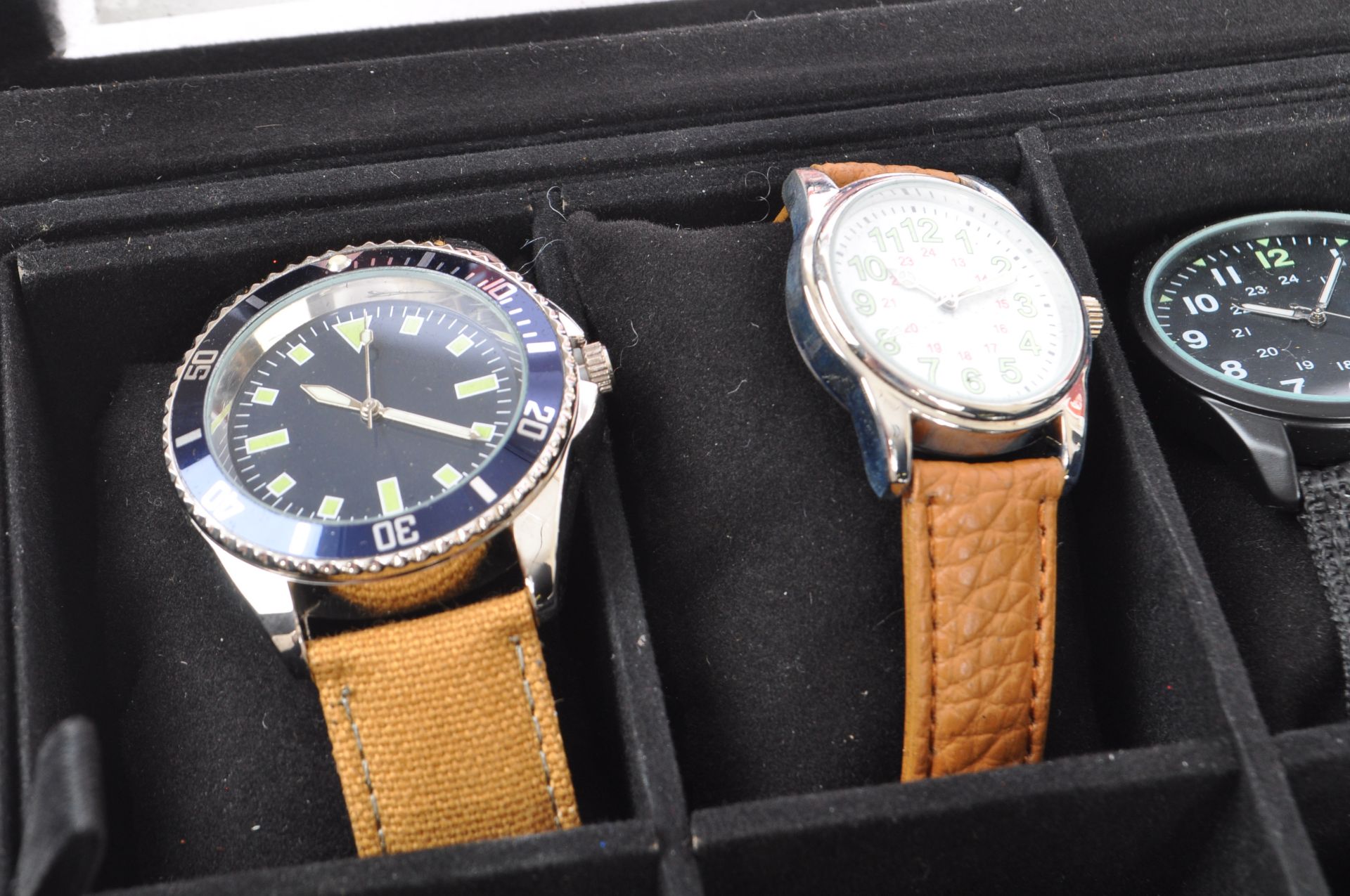 COLLECTION OF MILITARY WATCHES - EAGLEMOSS MAGAZINE COLLECTION - Bild 3 aus 11
