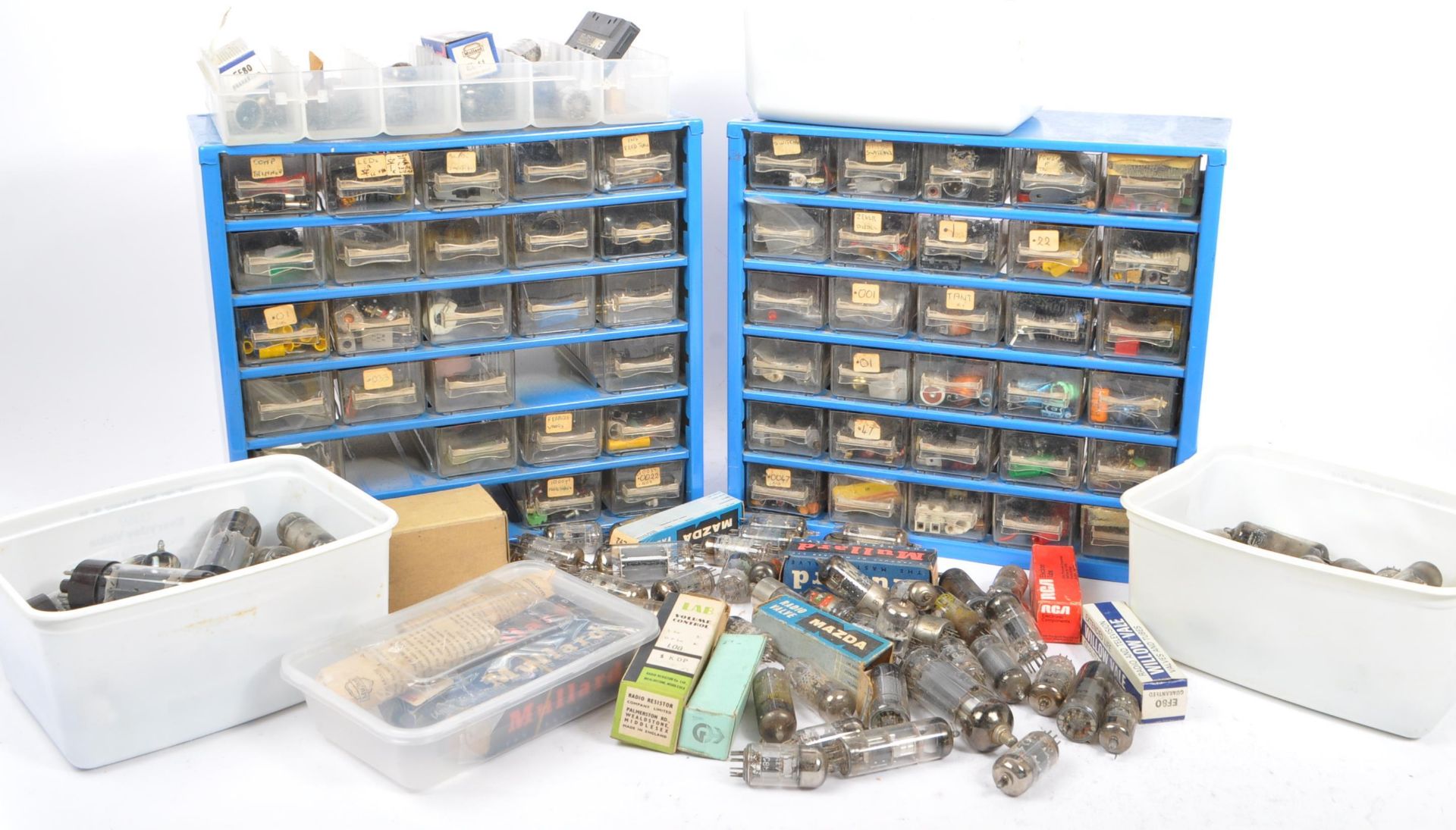 COLLECTION OF 20TH CENTURY RADIO VALVES AND SPARES