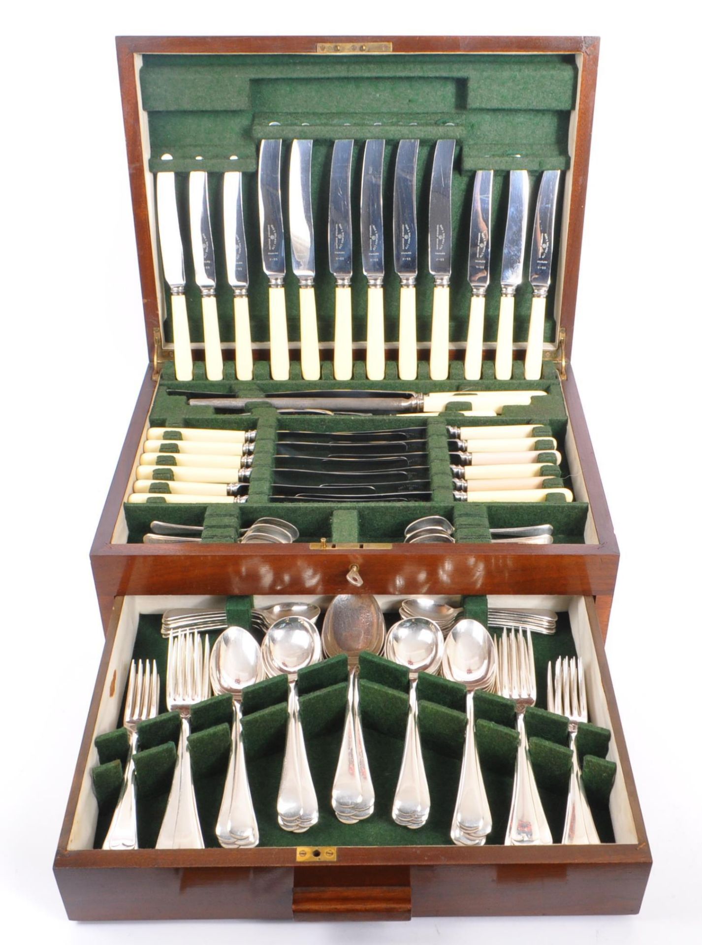 COLLECTION OF GEE & HOLMES STAINLESS STEEL CANTEEN OF CUTLERY